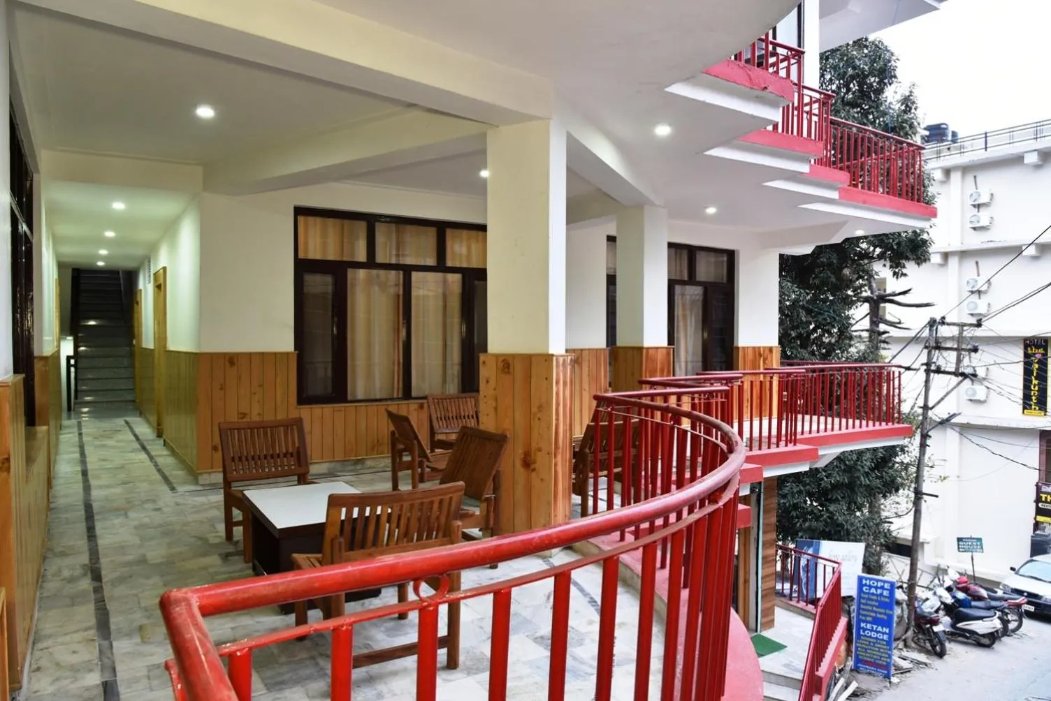 Hotel Akash - Luxury Hotel In McLeodganj