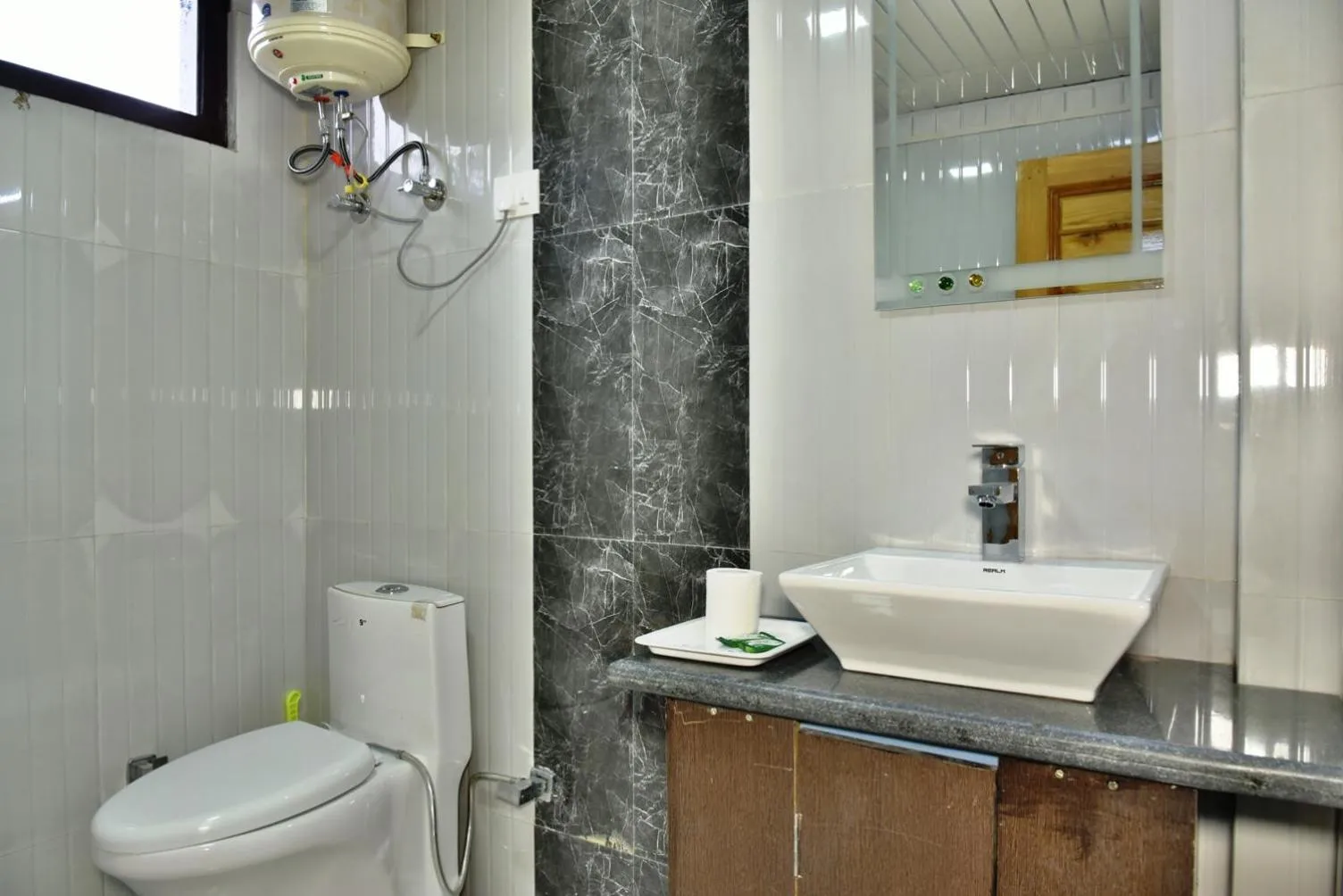 Hotel Akash - Luxury Hotel In McLeodganj