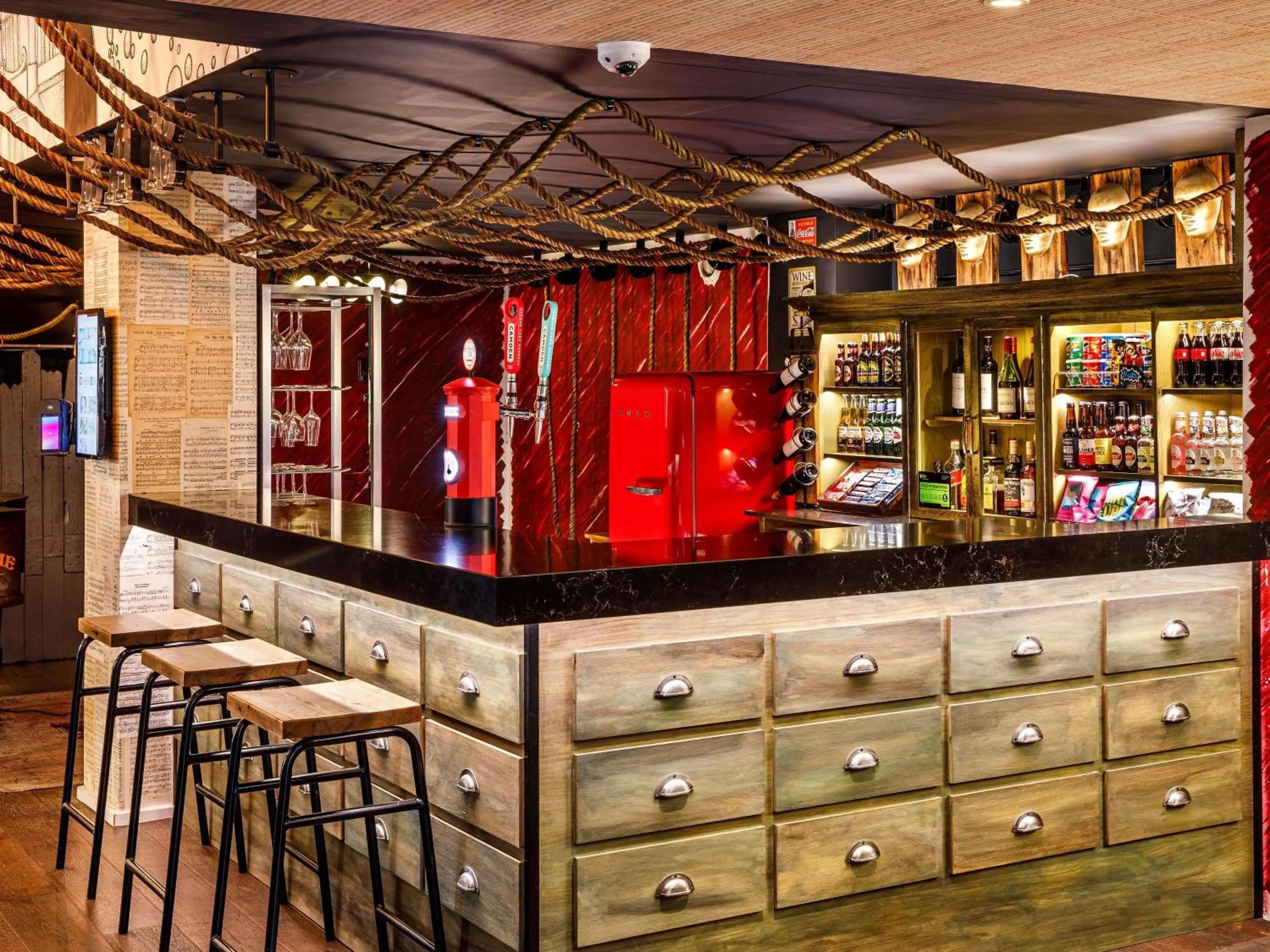 Lounge or bar in ibis Styles London Southwark - near Borough Market