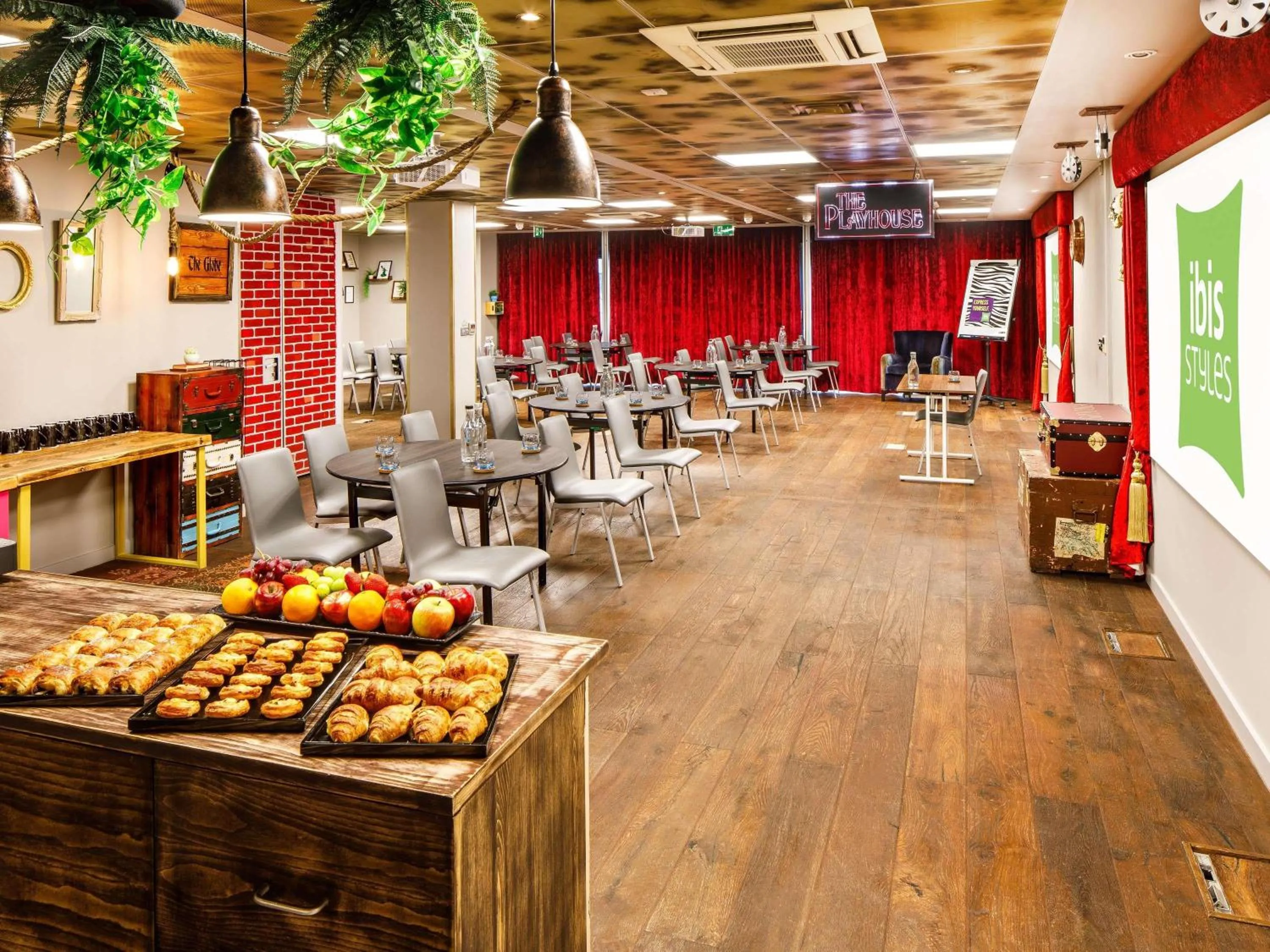 Property building in ibis Styles London Southwark - near Borough Market