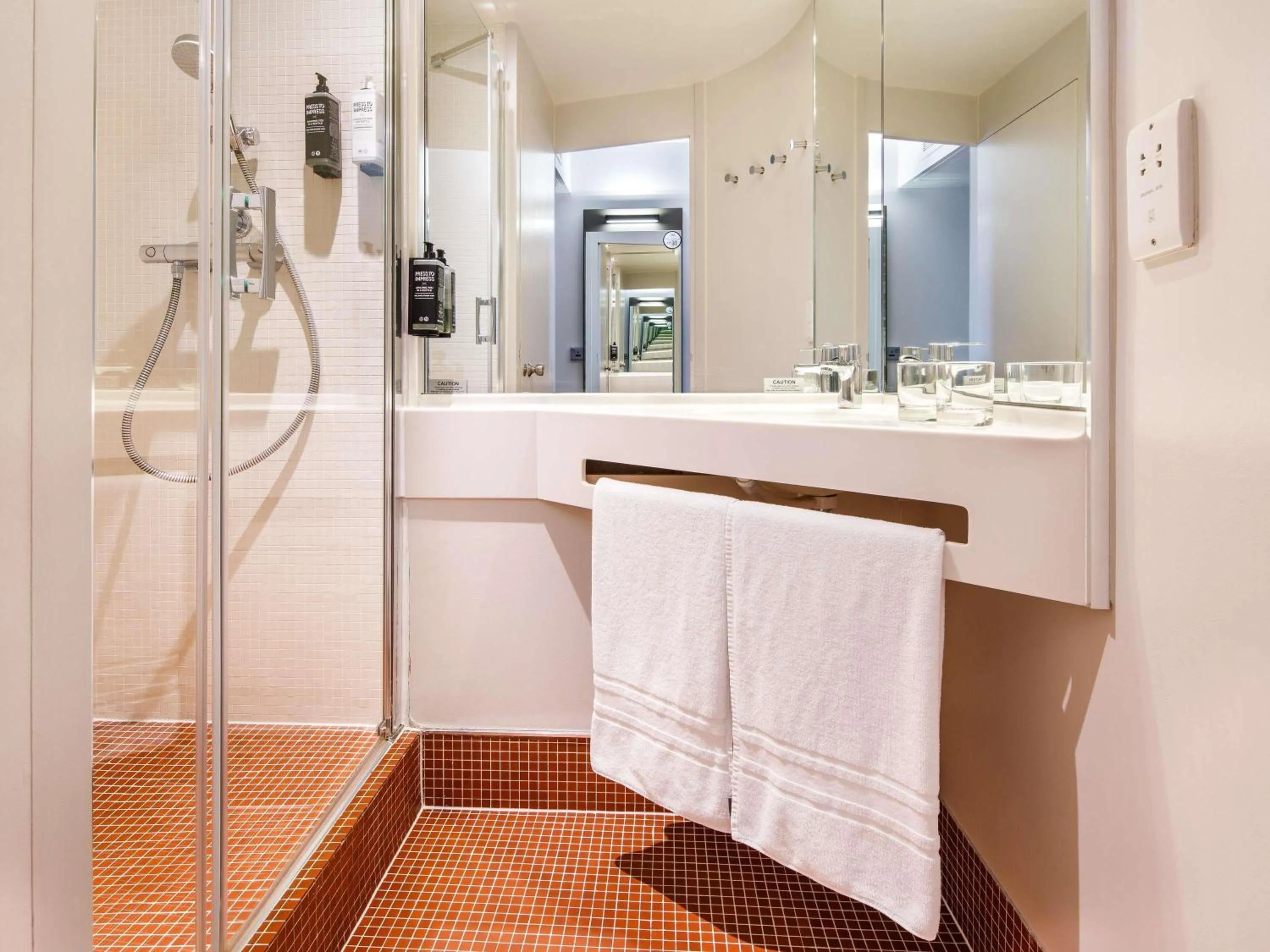 Bedroom in ibis Styles London Southwark - near Borough Market