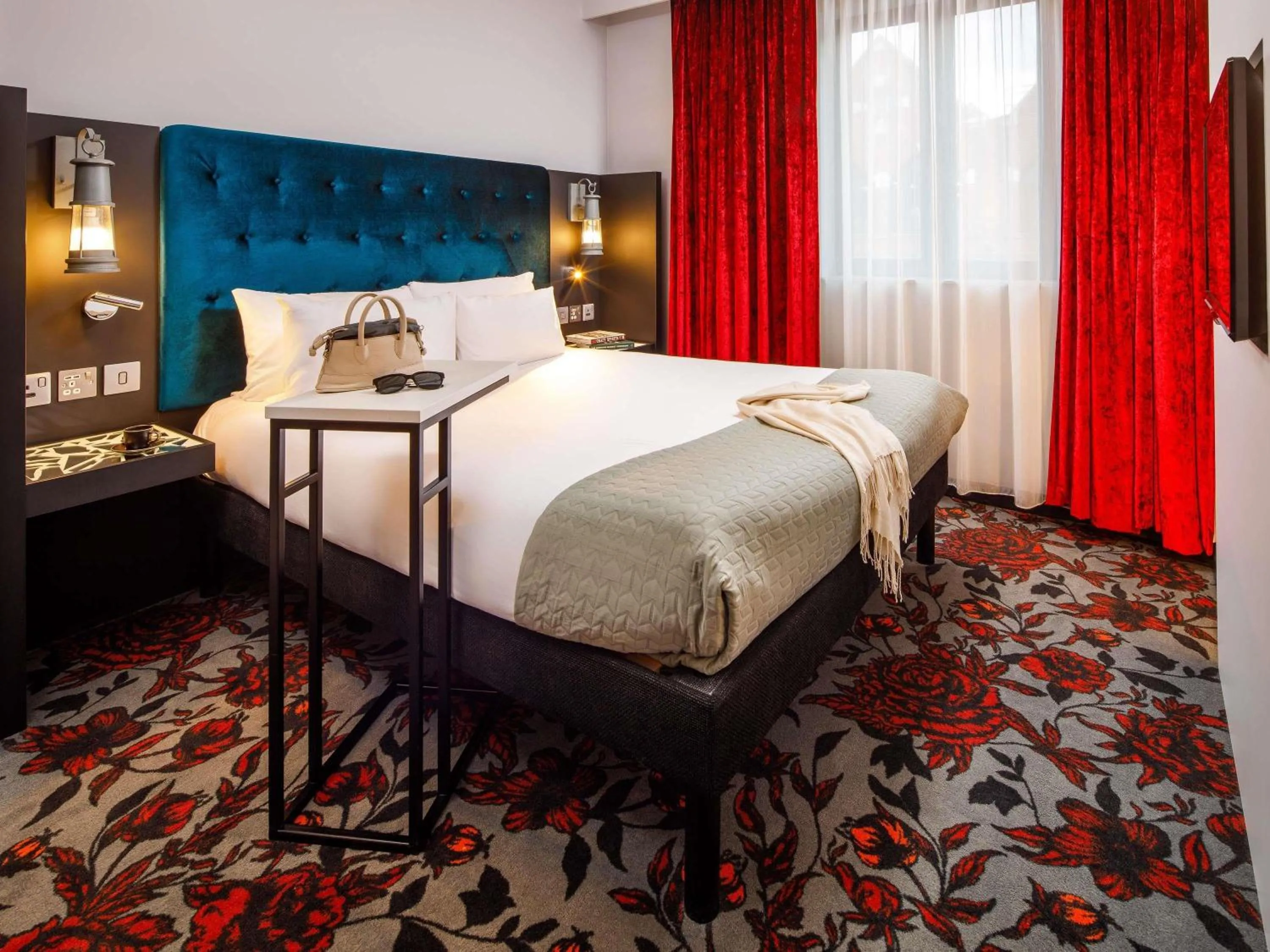 Bedroom, Bed in ibis Styles London Southwark - near Borough Market