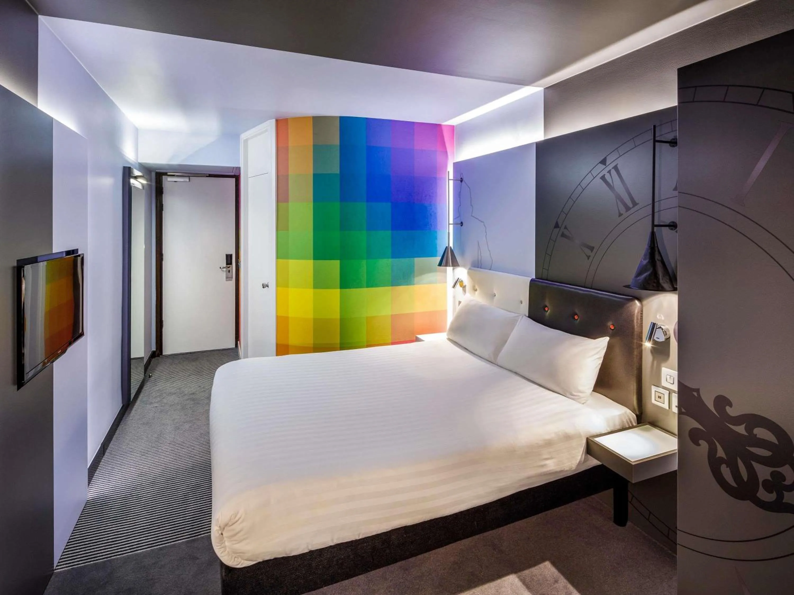 Bedroom, Bed in ibis Styles London Southwark - near Borough Market