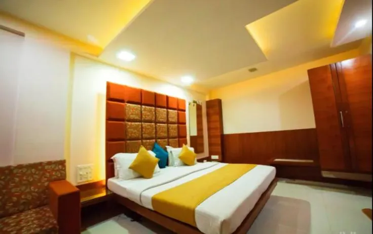 Bedroom, Bed in Hotel GK Palace