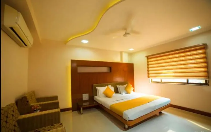 Bedroom, Bed in Hotel GK Palace