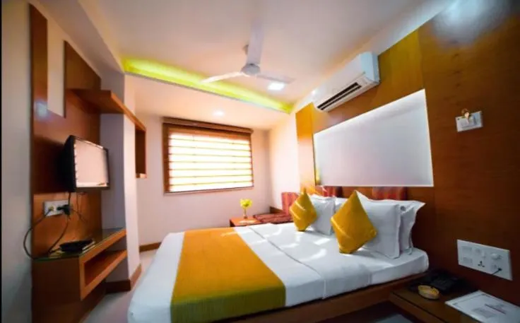 Photo of the whole room, Bed in Hotel GK Palace