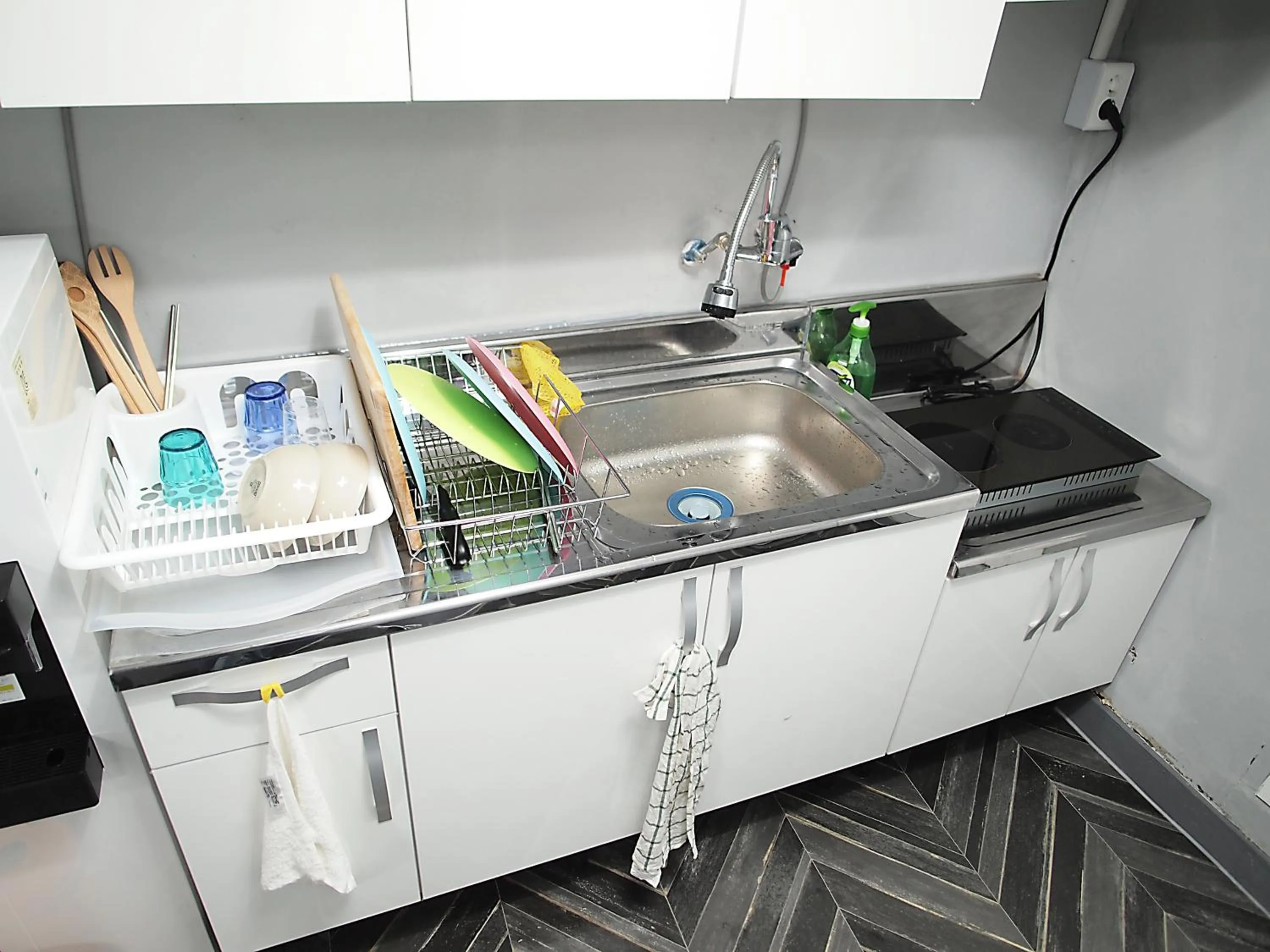 Communal kitchen in Hotel Park Hill Myeongdong