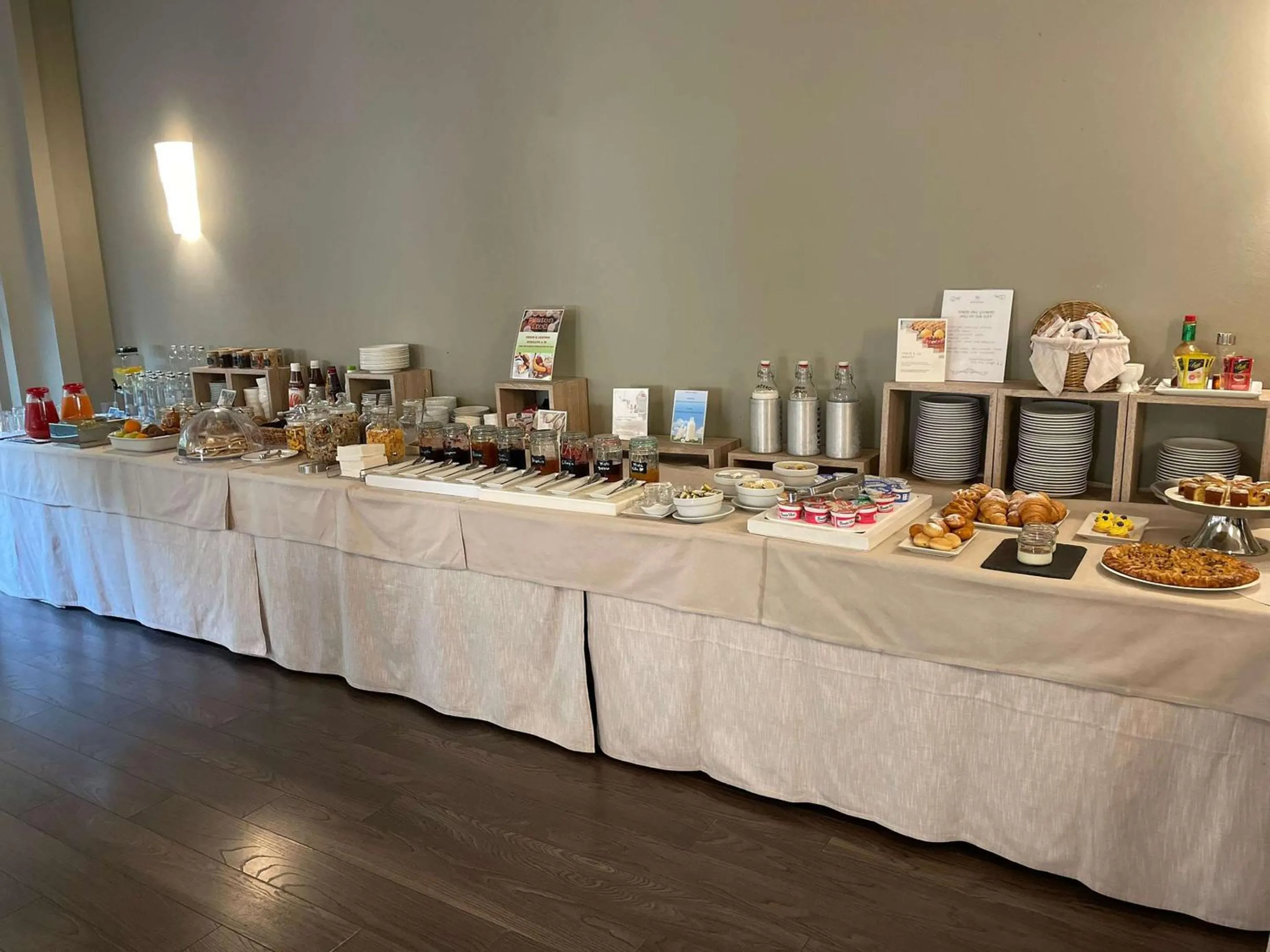 Restaurant/places to eat in Best Western Park Hotel Continental