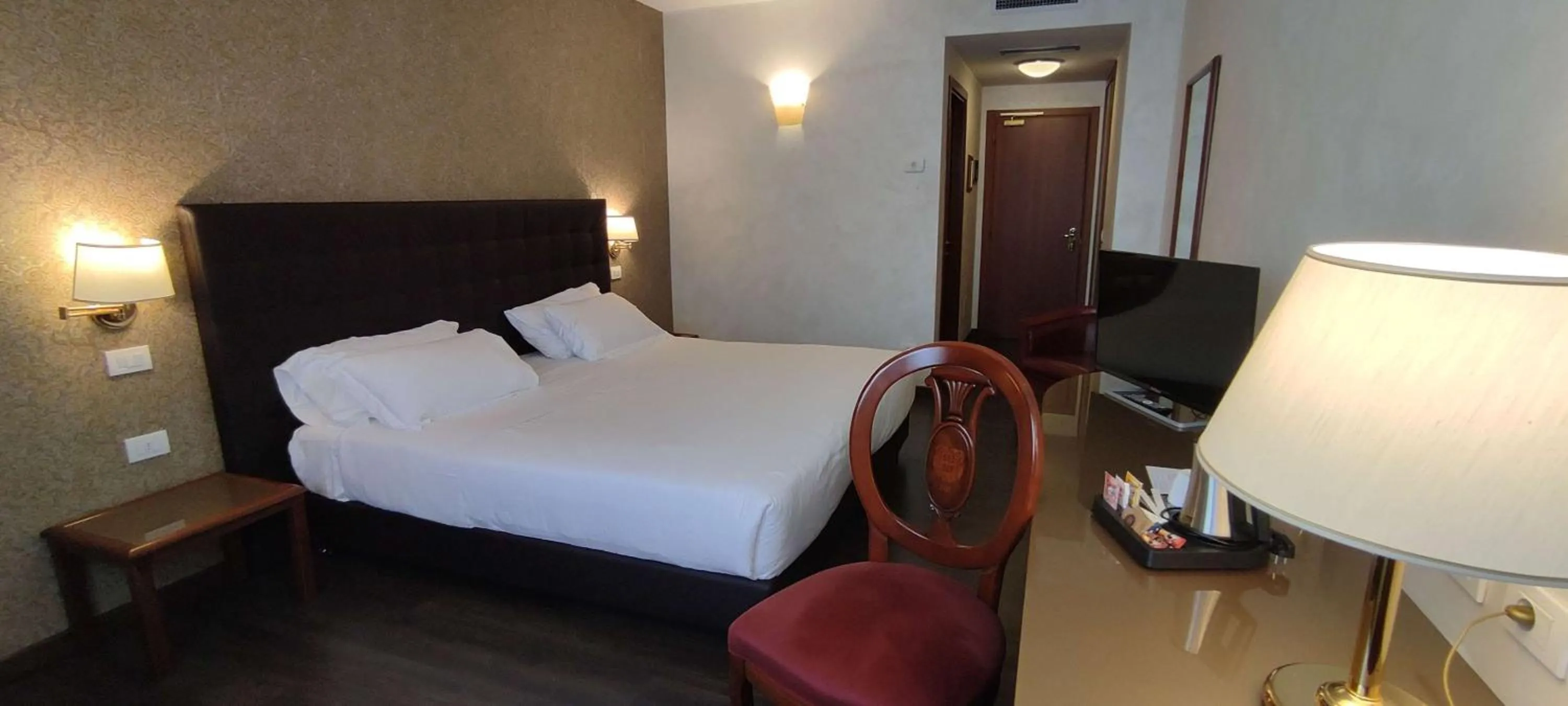 Bedroom, Bed in Best Western Park Hotel Continental