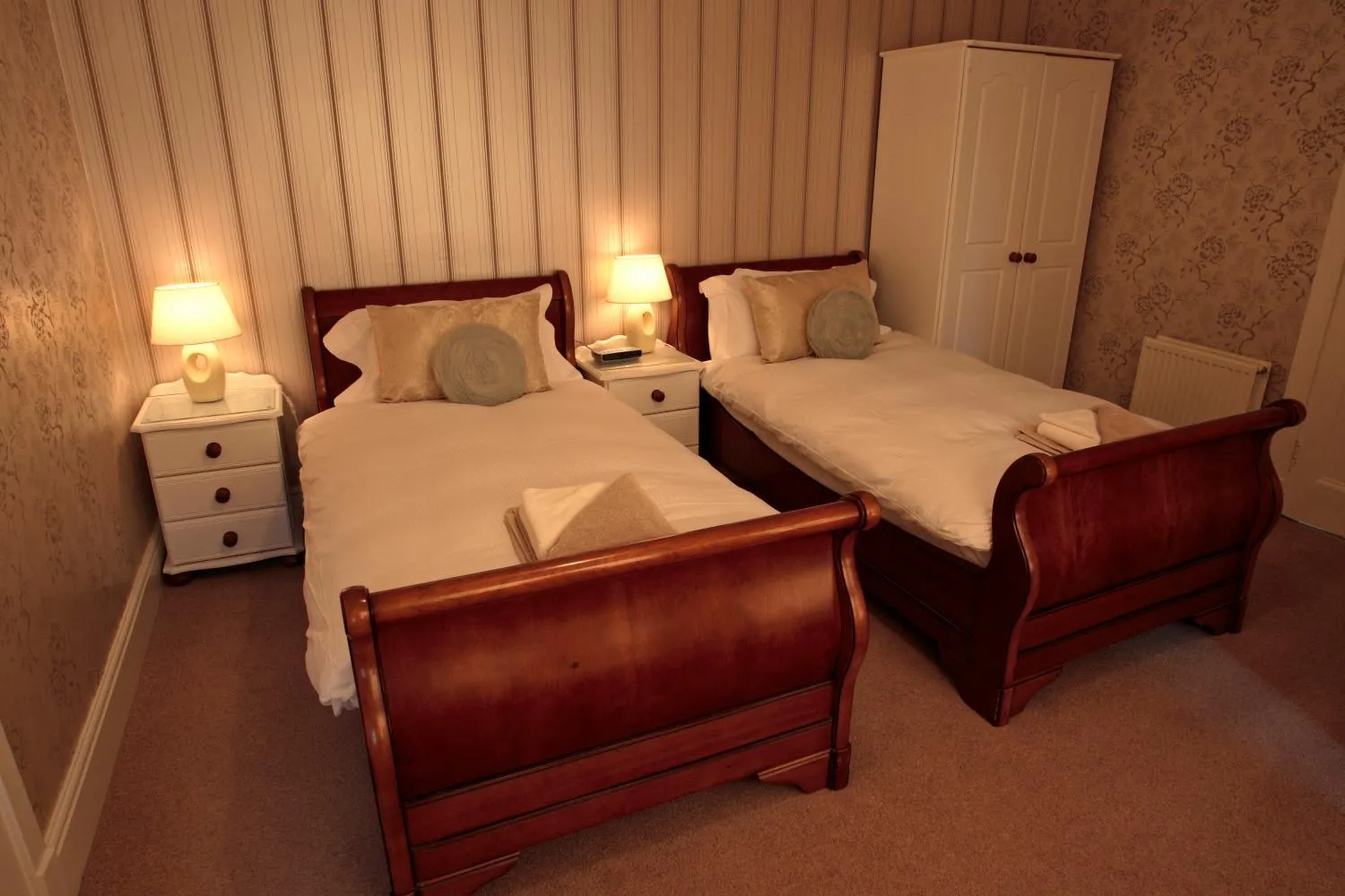 Bed in The Rowan Tree Country Hotel