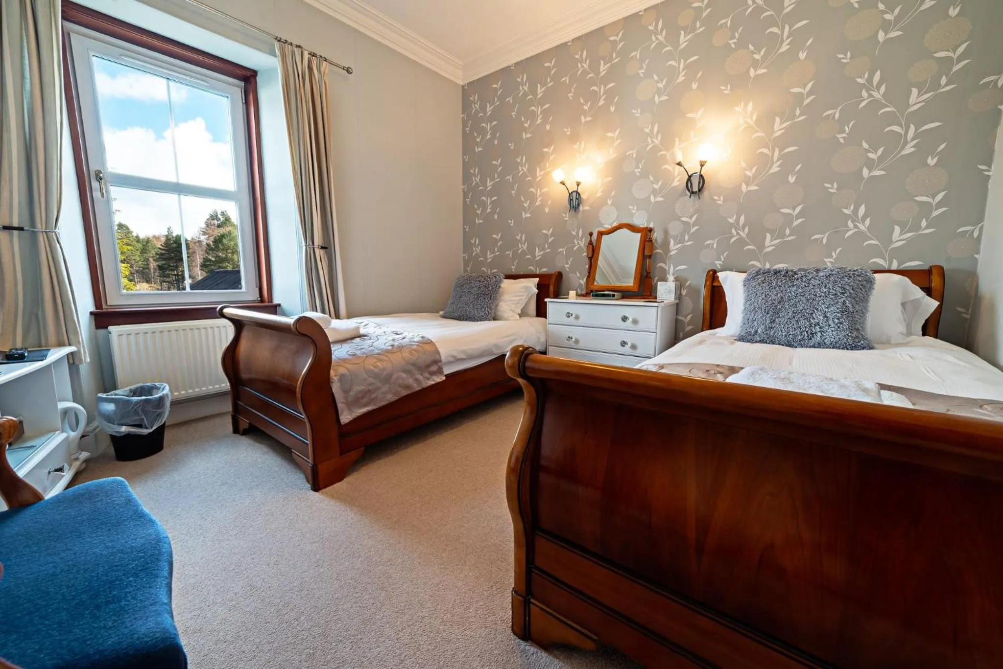Bed in The Rowan Tree Country Hotel