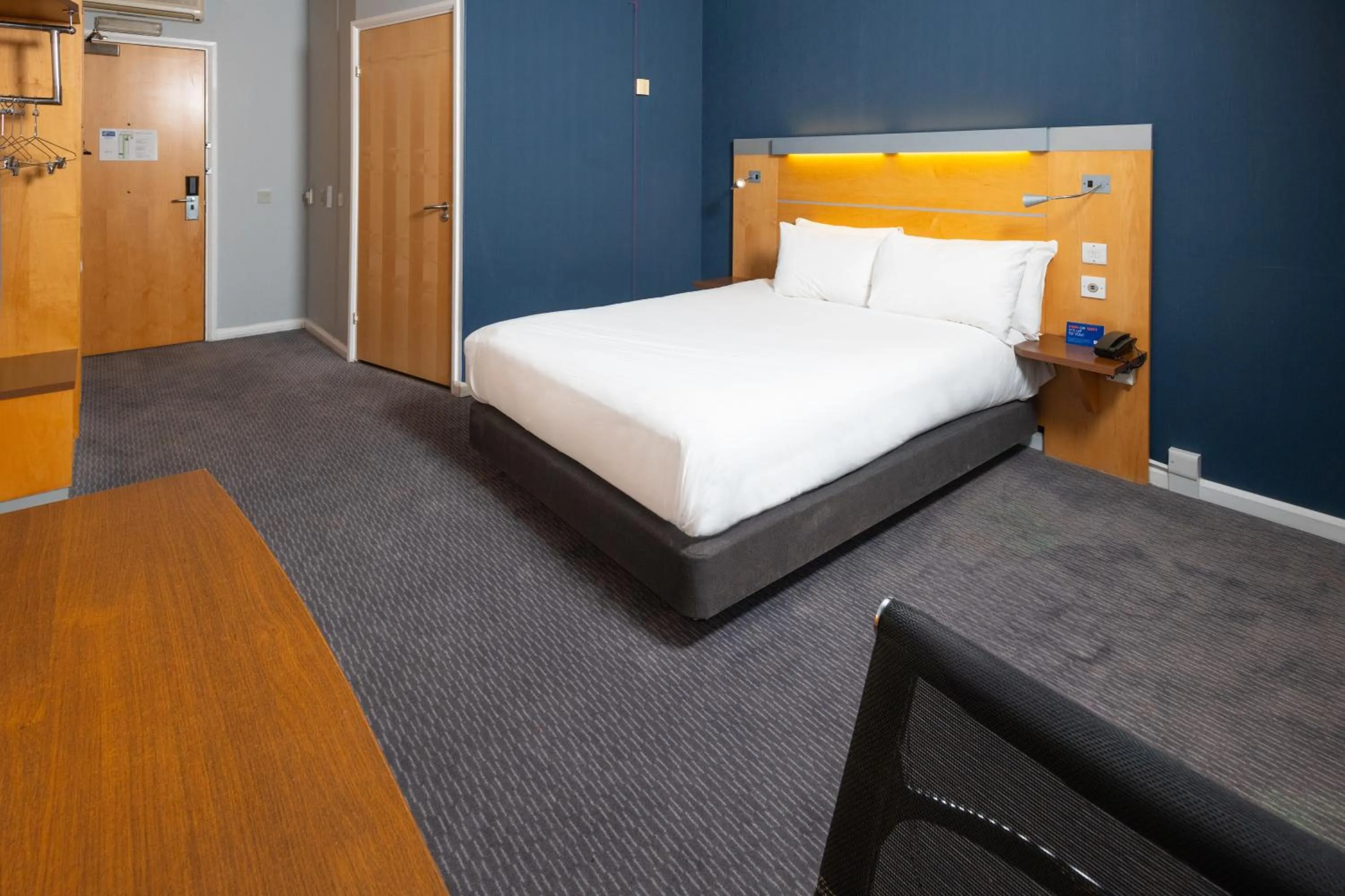 Bedroom, Bed in Holiday Inn Express Bedford by IHG