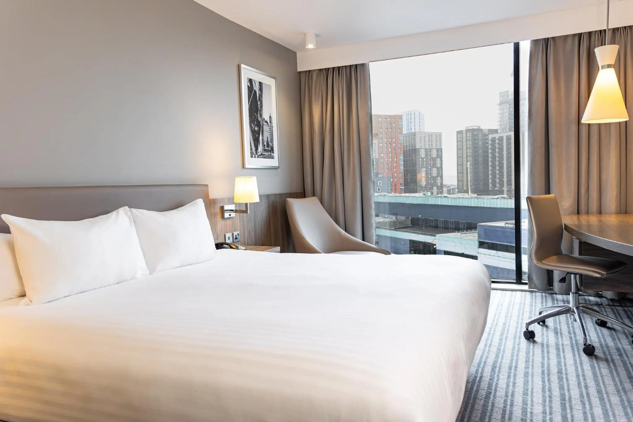 Photo of the whole room, Bed in Holiday Inn London West by IHG