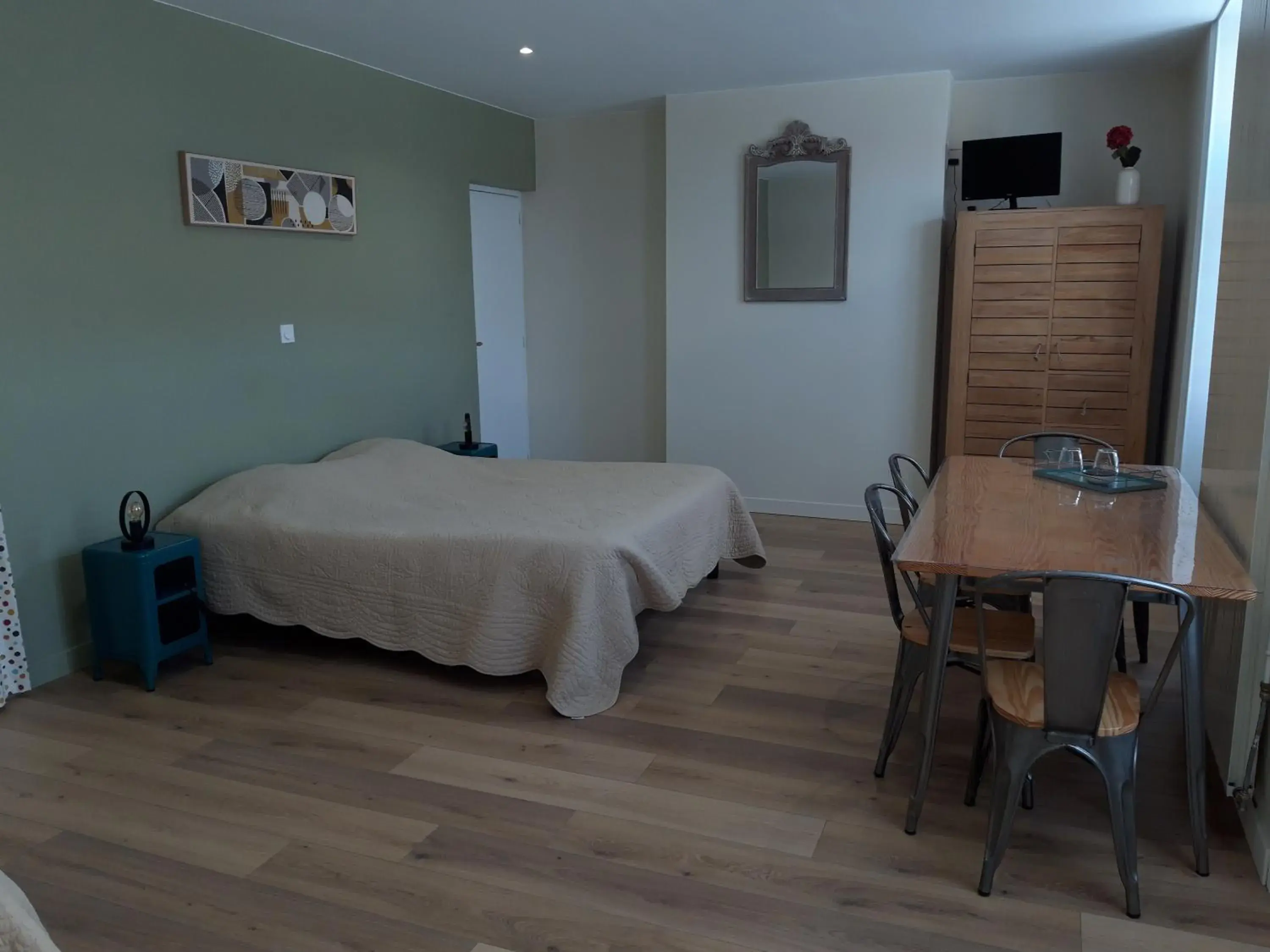 Triple Room with Garden View in La Cense Hebron Triple Room with Garden View in La Cense Hebron