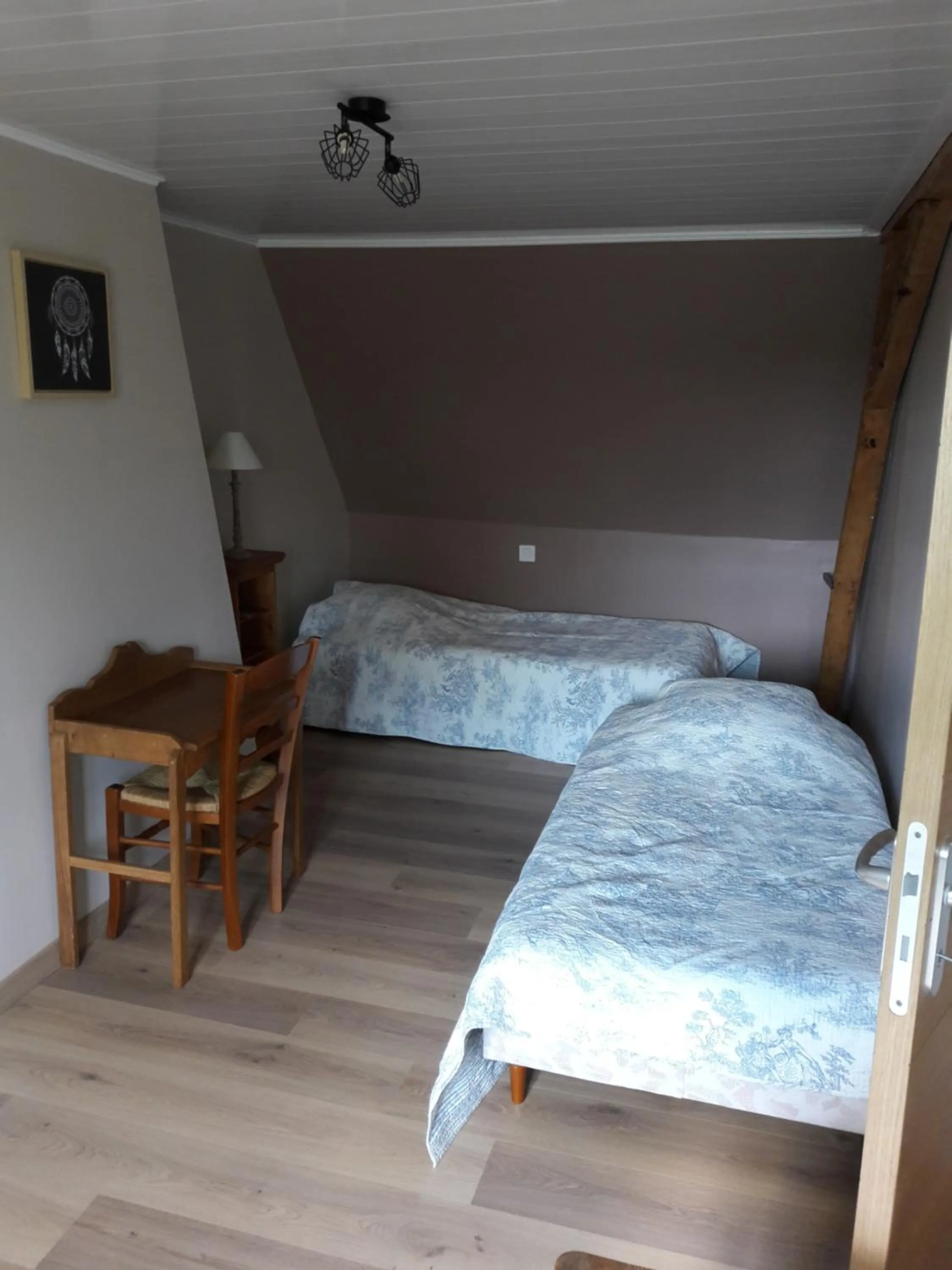 Photo of the whole room, Bed in La Cense Hebron