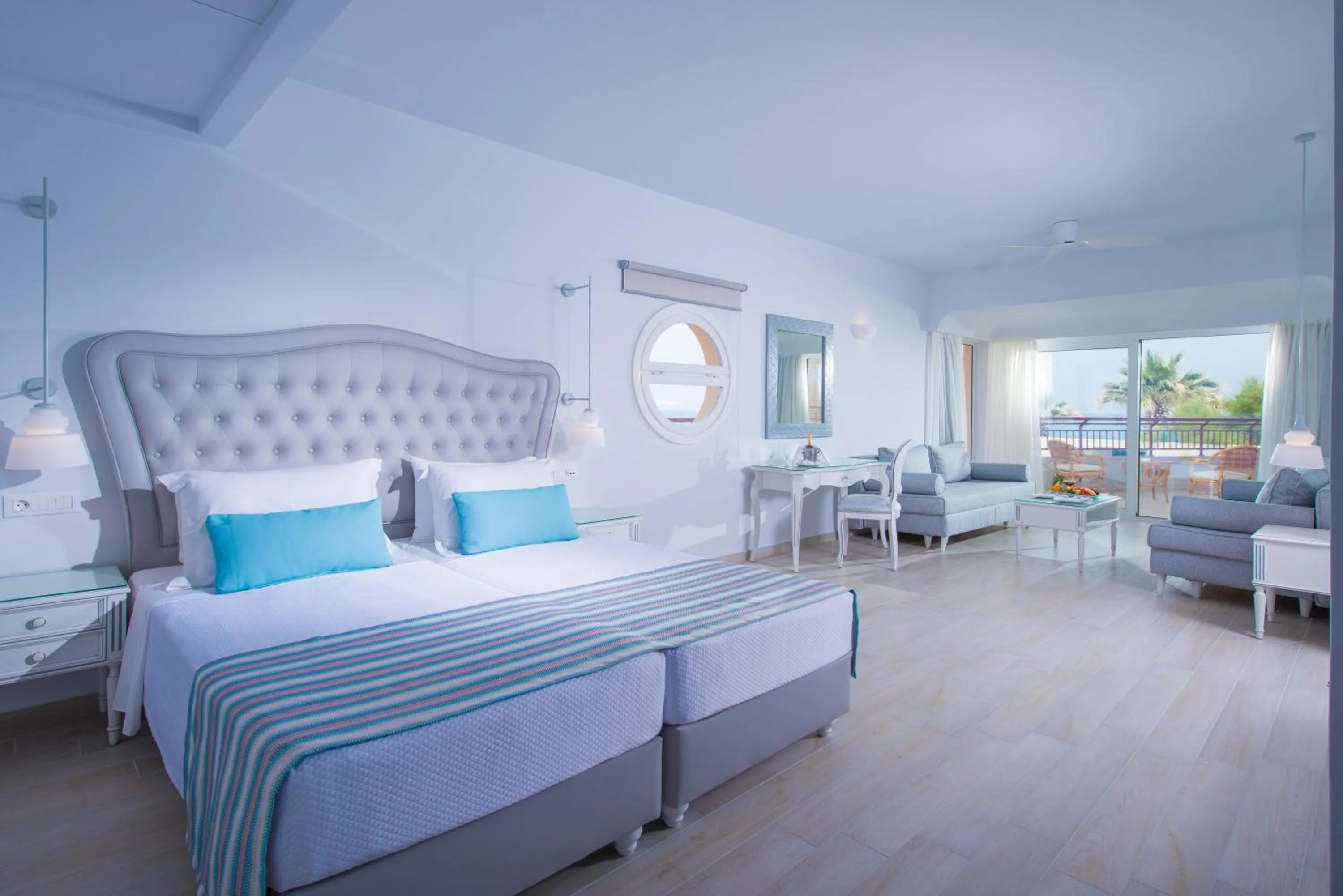 Photo of the whole room, Bed in Rethymno Palace