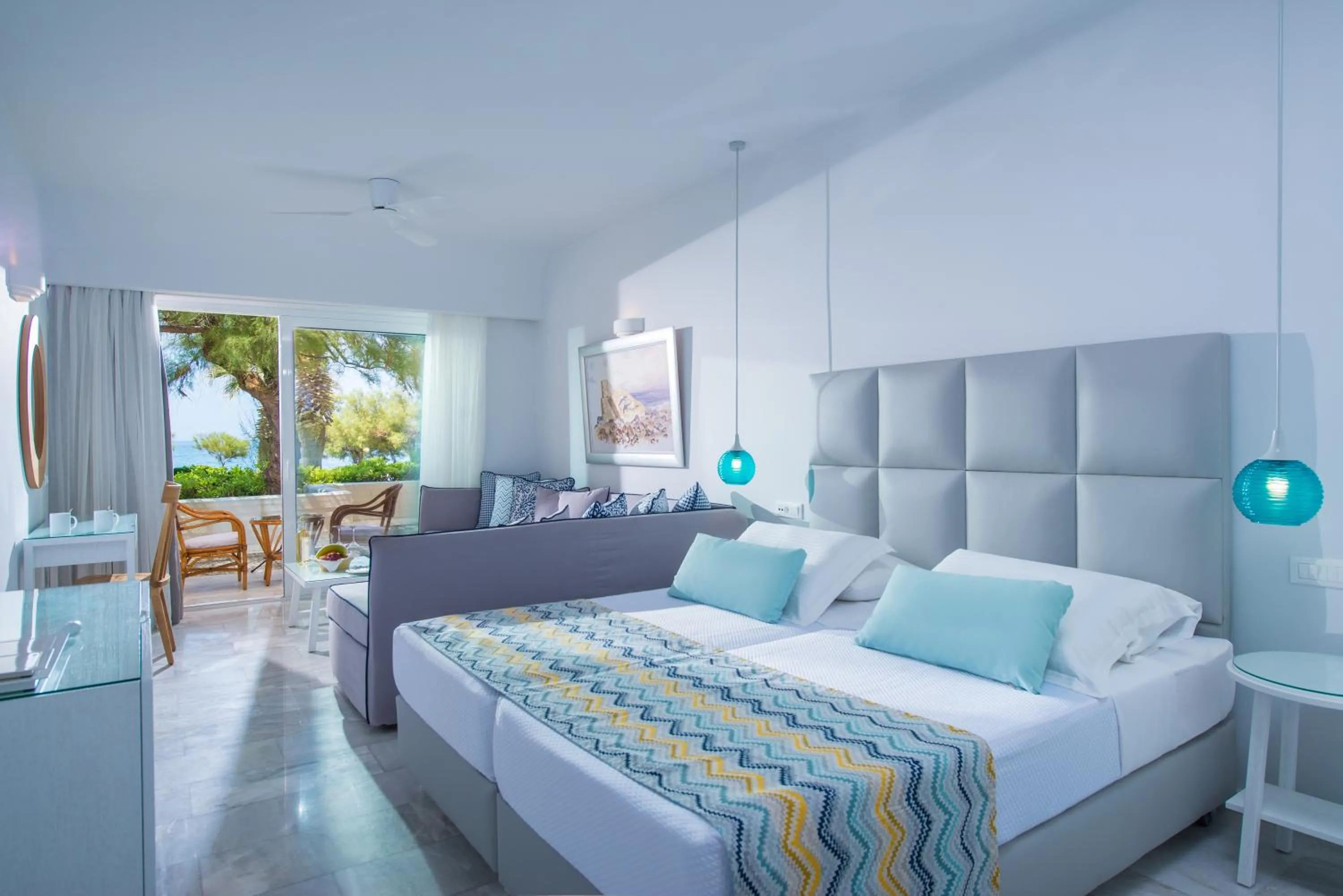 Photo of the whole room, Bed in Rethymno Palace