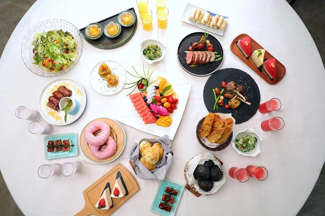 Food in Modena by Fraser Changsha