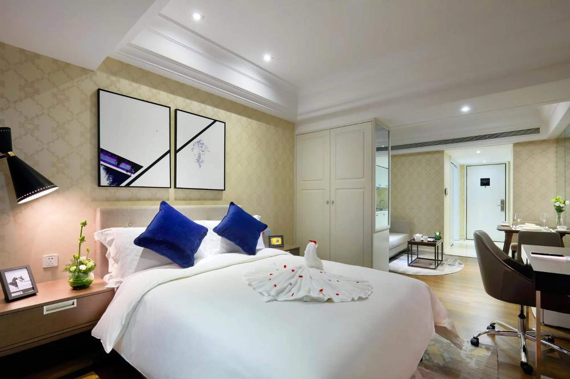 Bed in Modena by Fraser Changsha