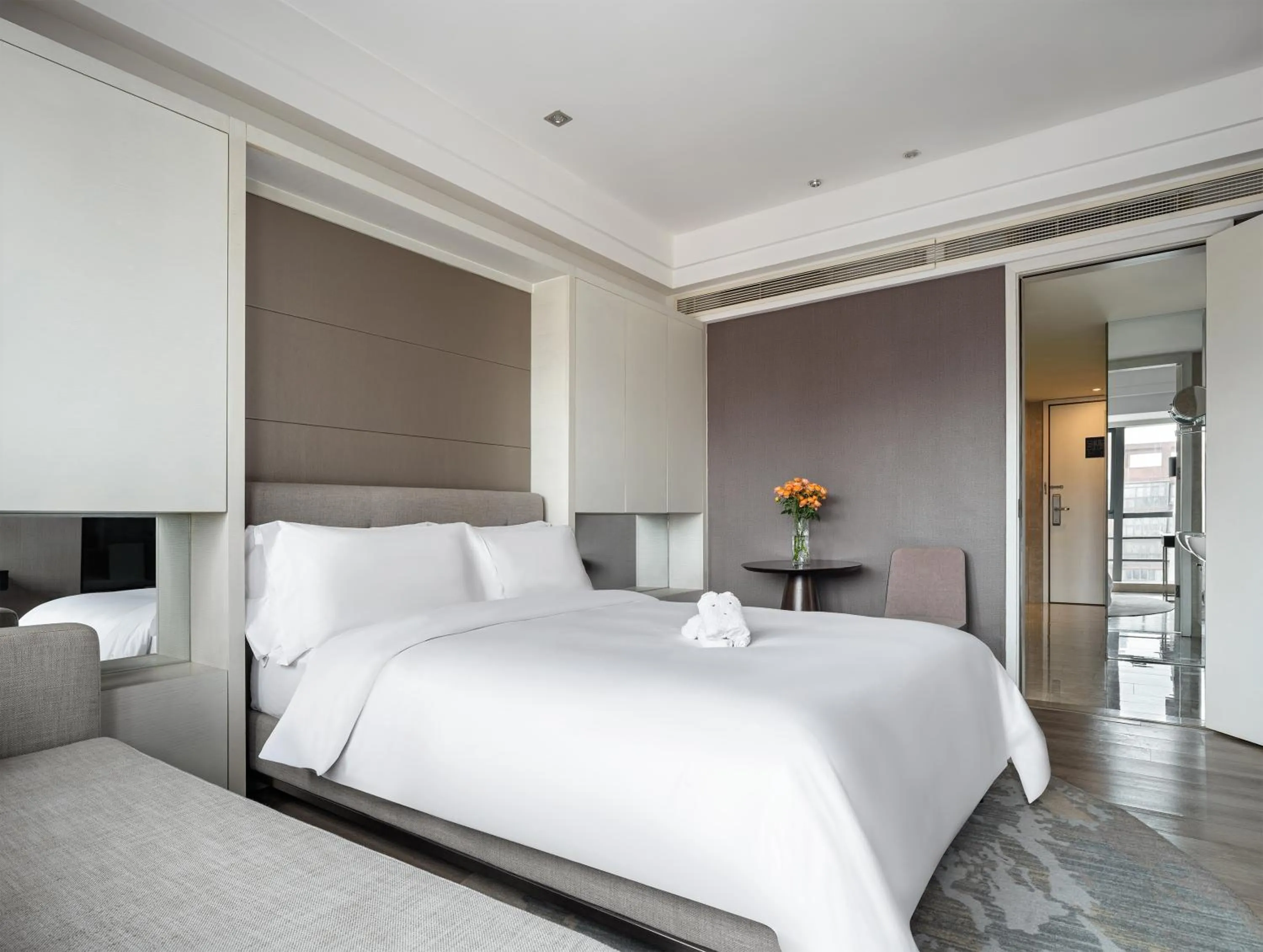 Bed in Modena by Fraser Changsha