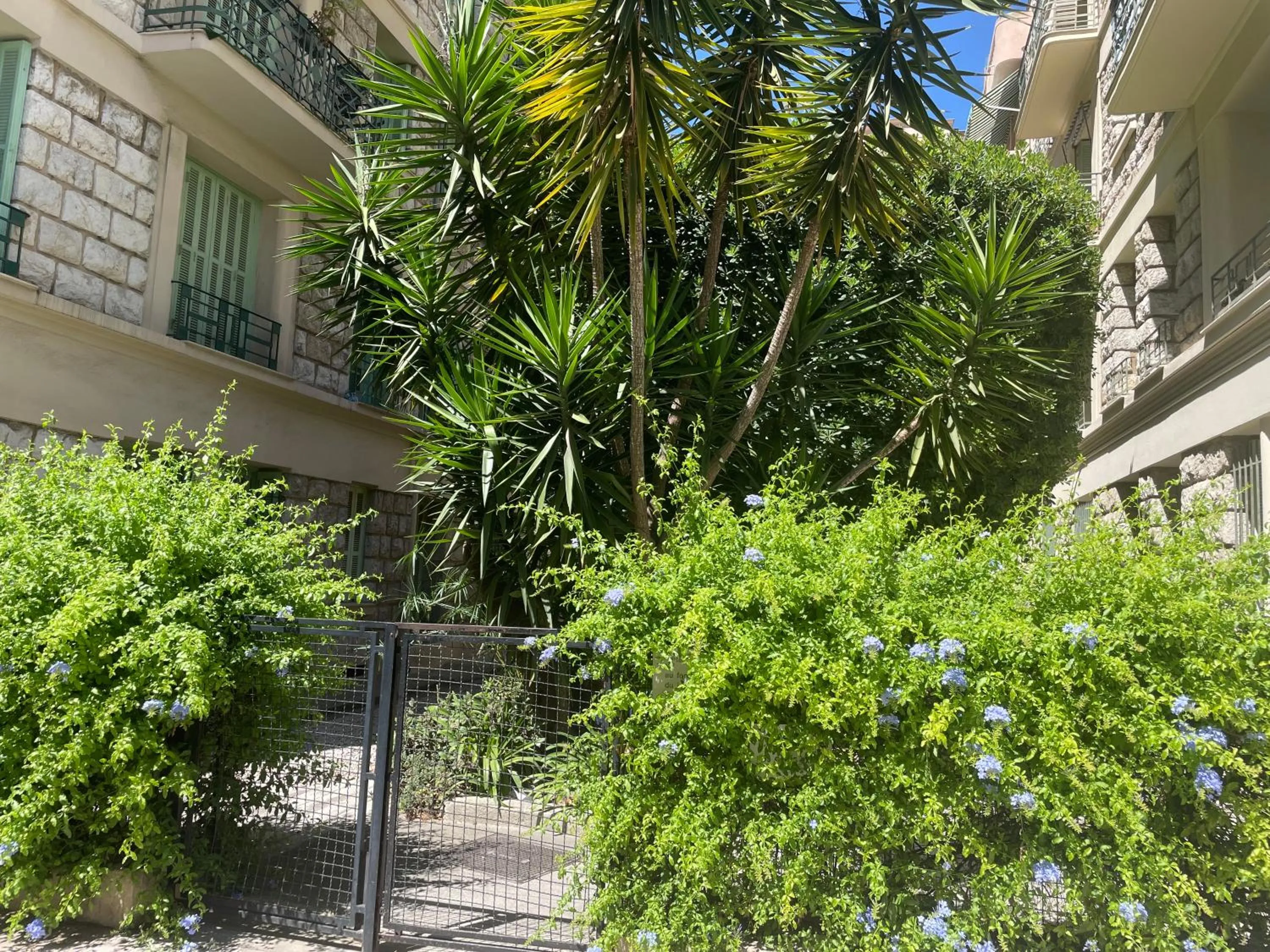 Property building in Chambre et sa salle de bain privée cocooning labellisée