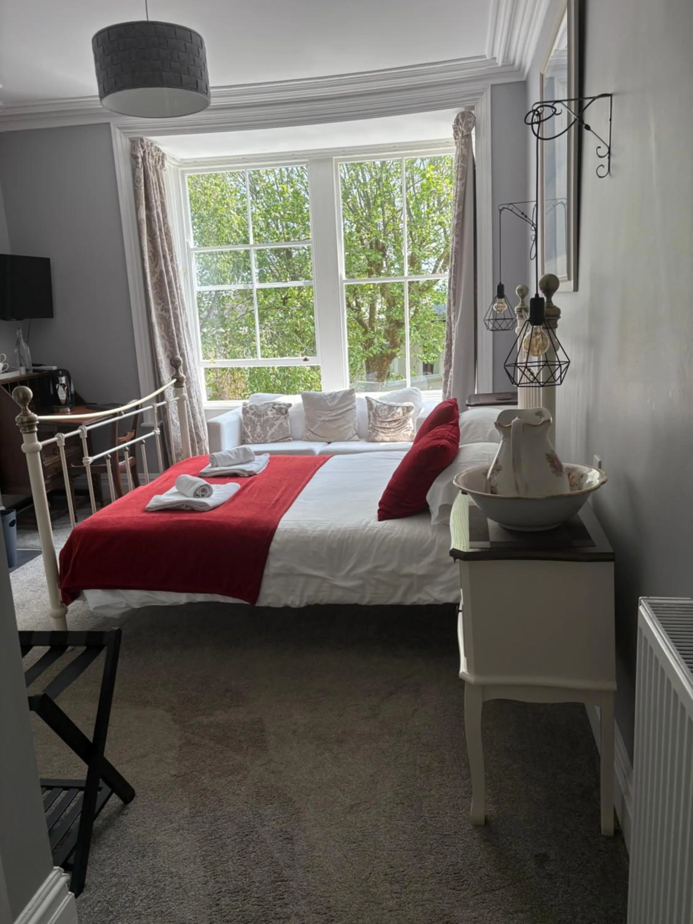 Photo of the whole room, Bed in Holbein House