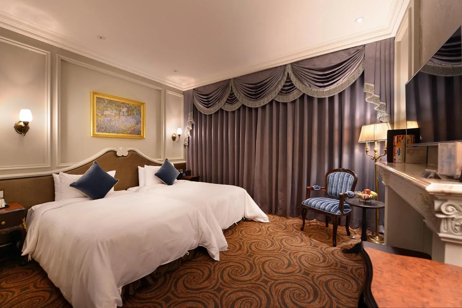 Deluxe Double Room with Bath in Golden Tulip RS Boutique Hotel-Tainan Deluxe Double Room with Bath in Golden Tulip RS Boutique Hotel-Tainan