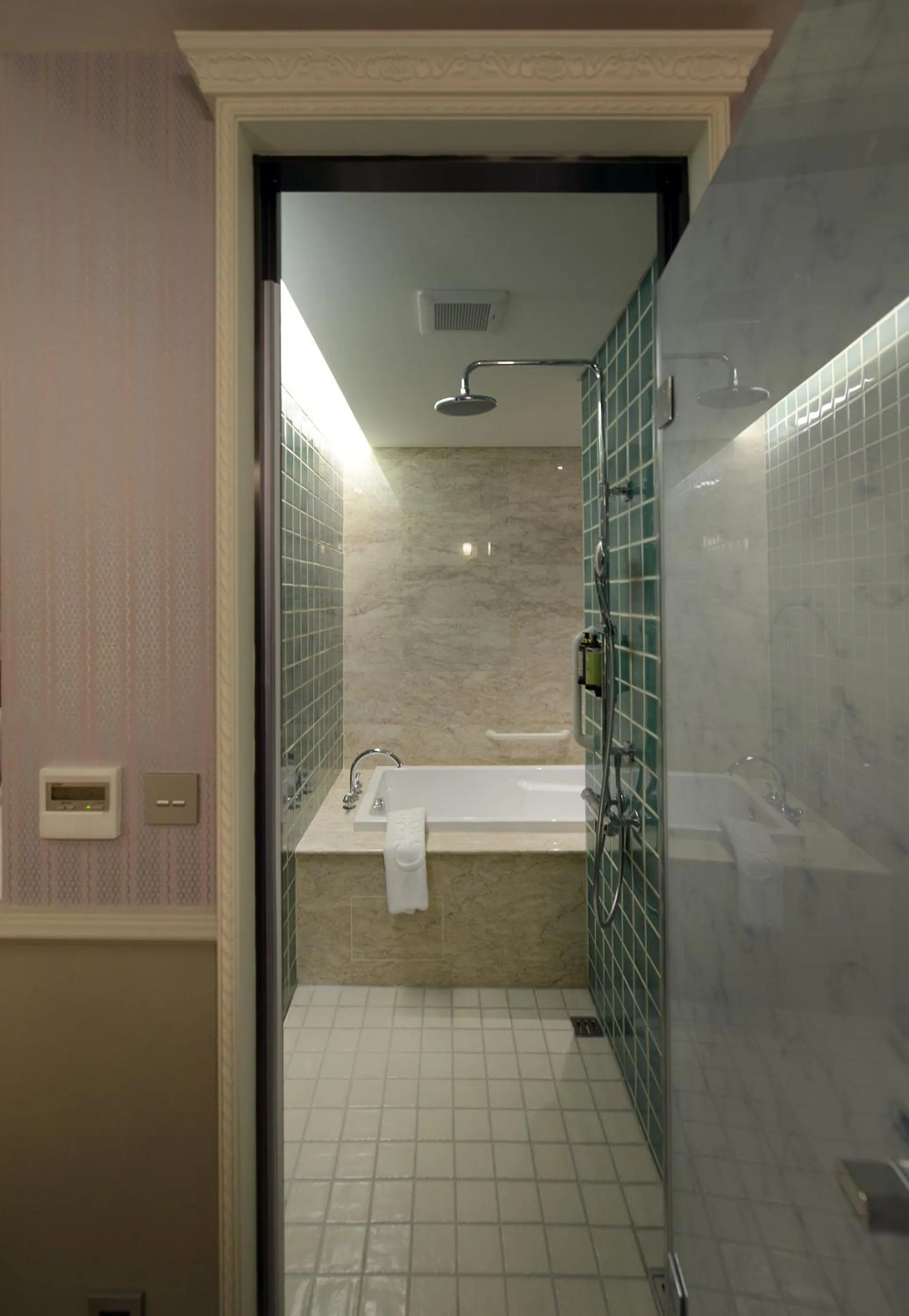 Bathroom in Golden Tulip RS Boutique Hotel-Tainan