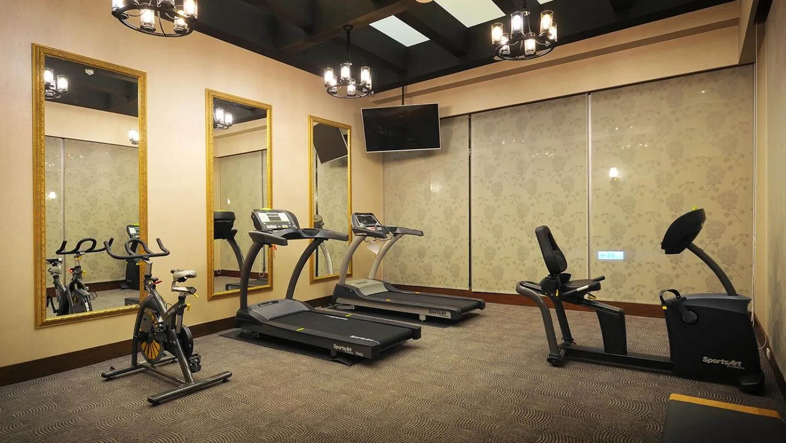 Fitness centre/facilities in Golden Tulip RS Boutique Hotel-Tainan