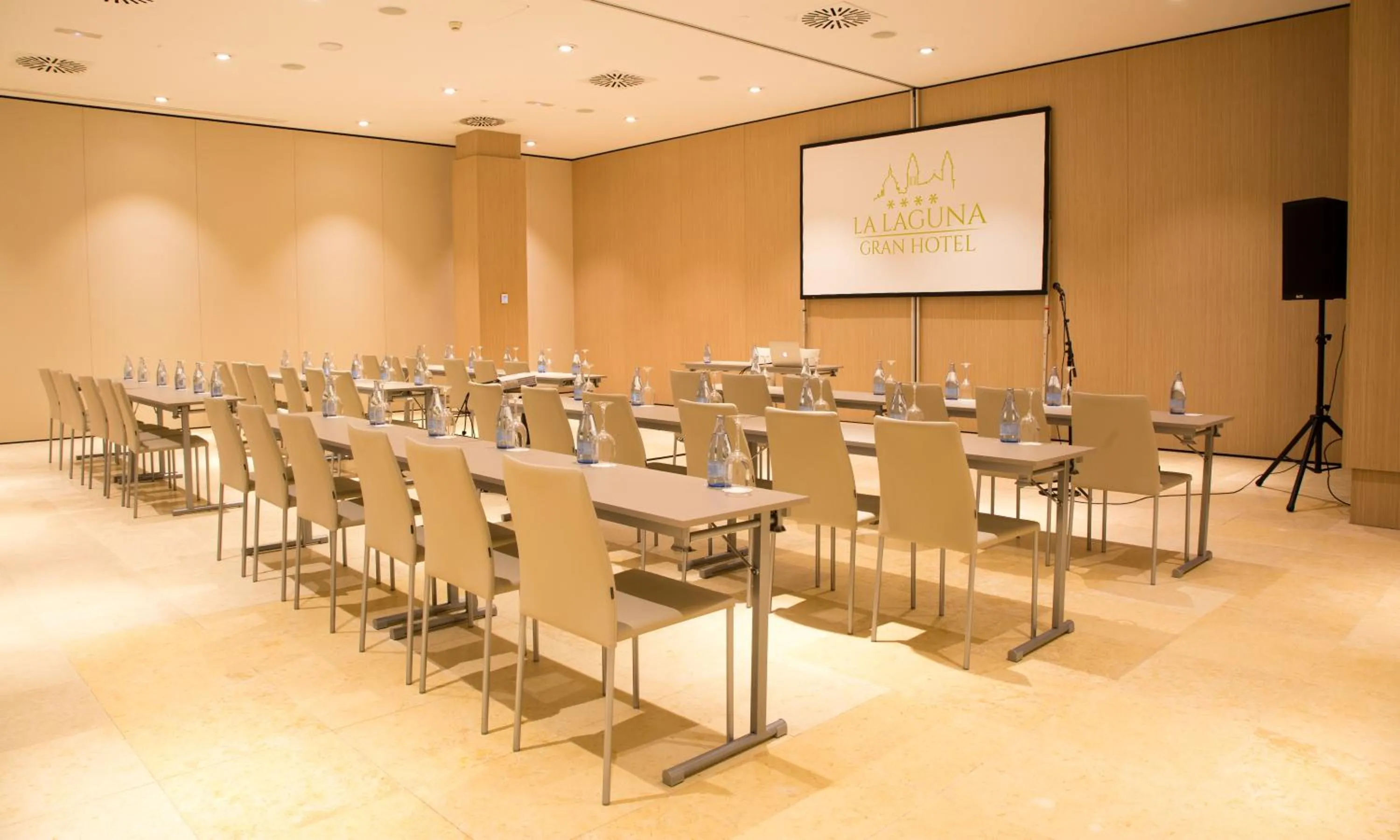 Banquet/Function facilities in La Laguna Gran Hotel