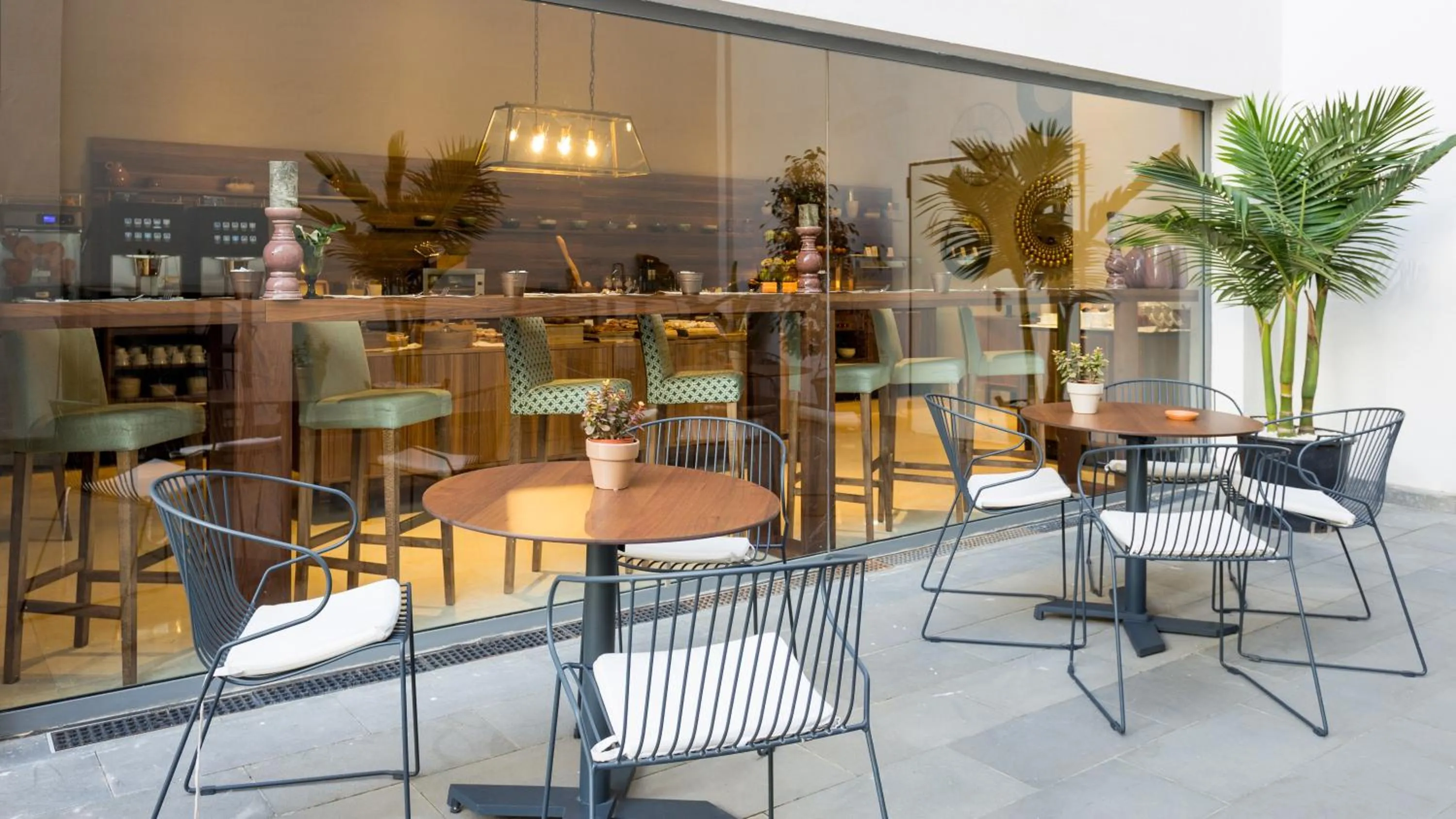 Restaurant/places to eat in La Laguna Gran Hotel