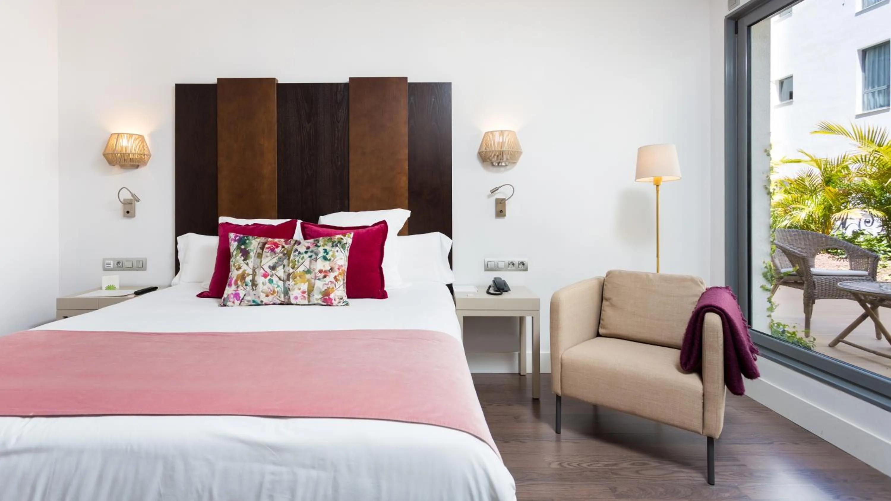 Balcony/Terrace, Bed in La Laguna Gran Hotel