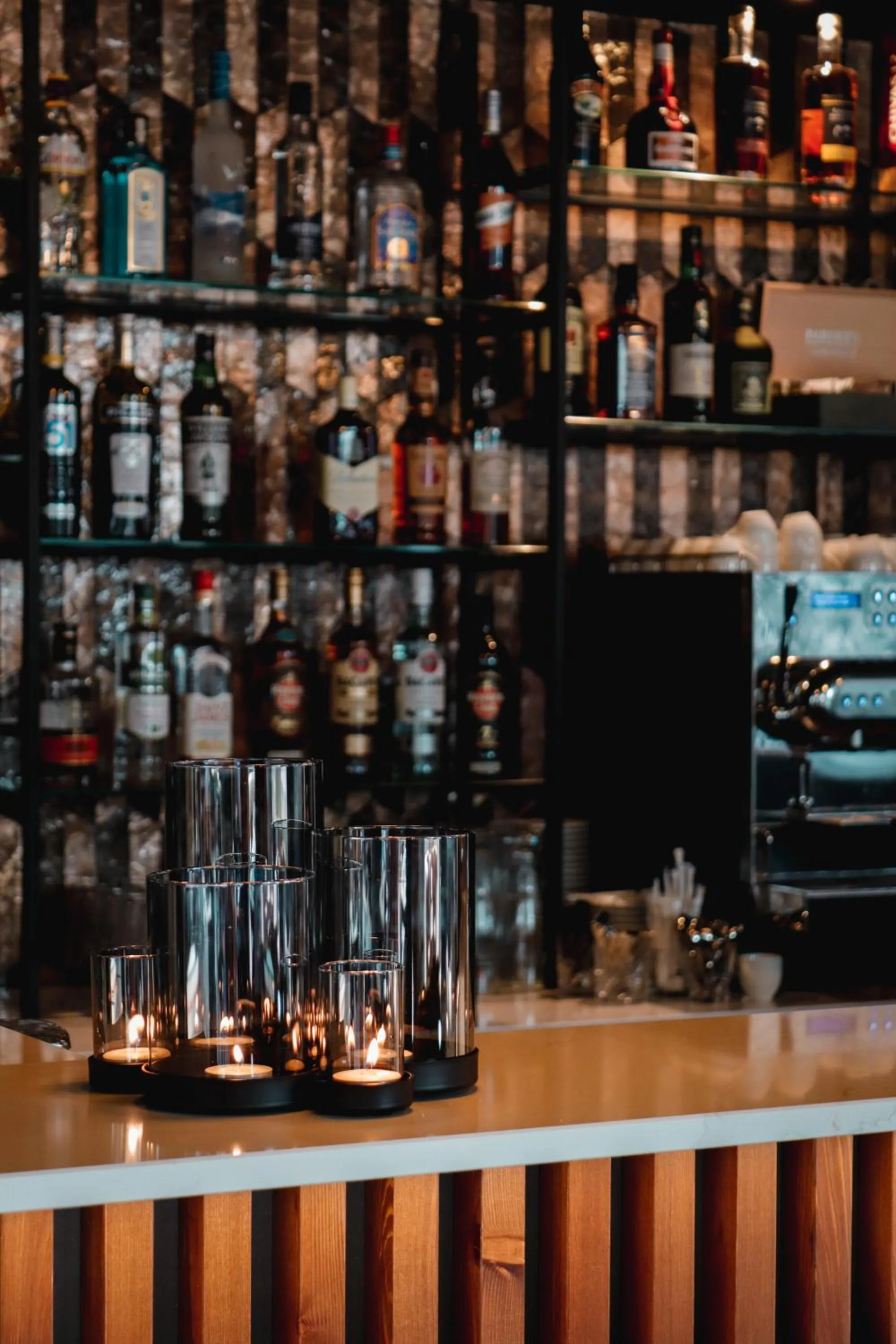 Lounge or bar in Hôtel Les Jardins de Deauville