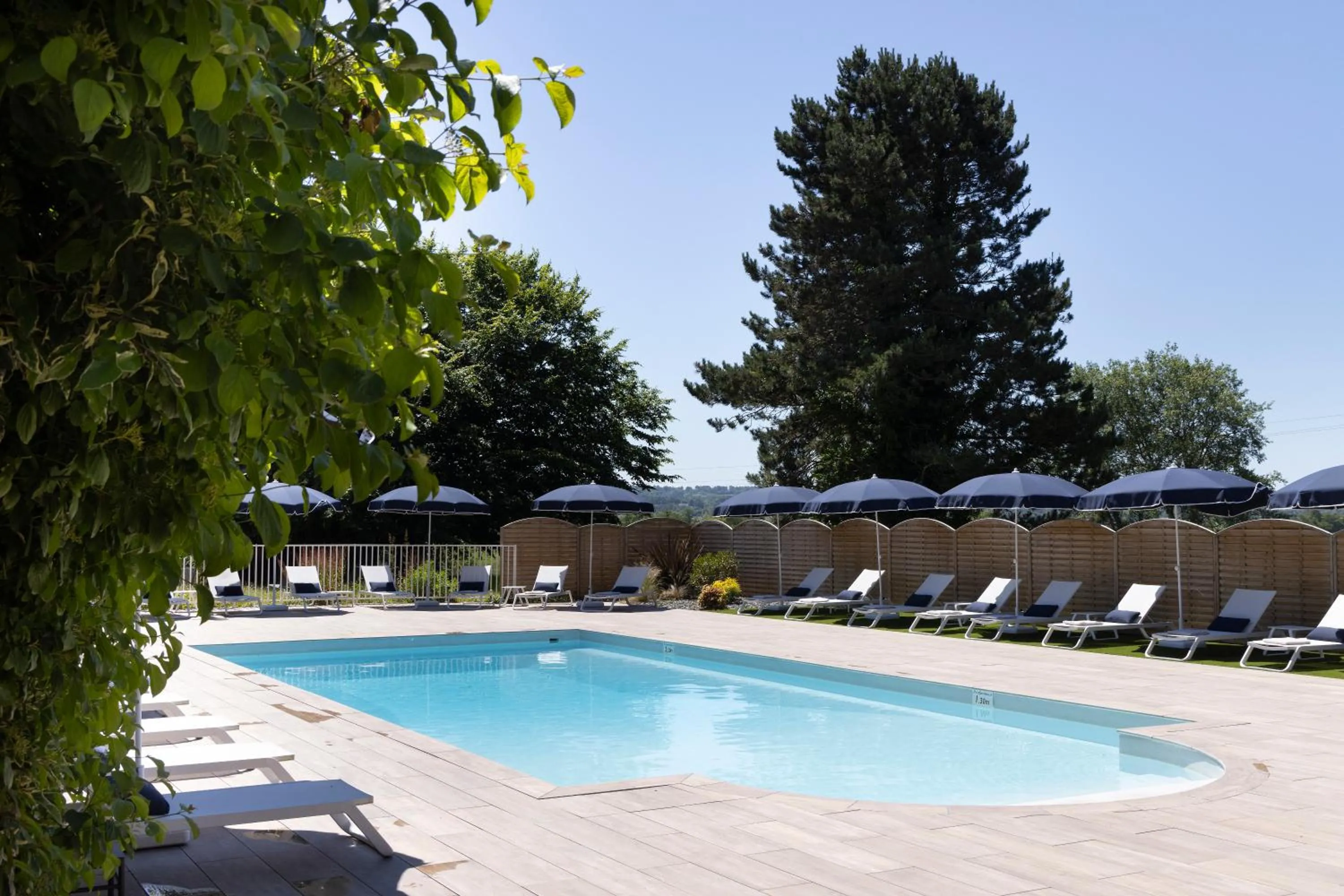 Swimming pool in Hôtel Les Jardins de Deauville