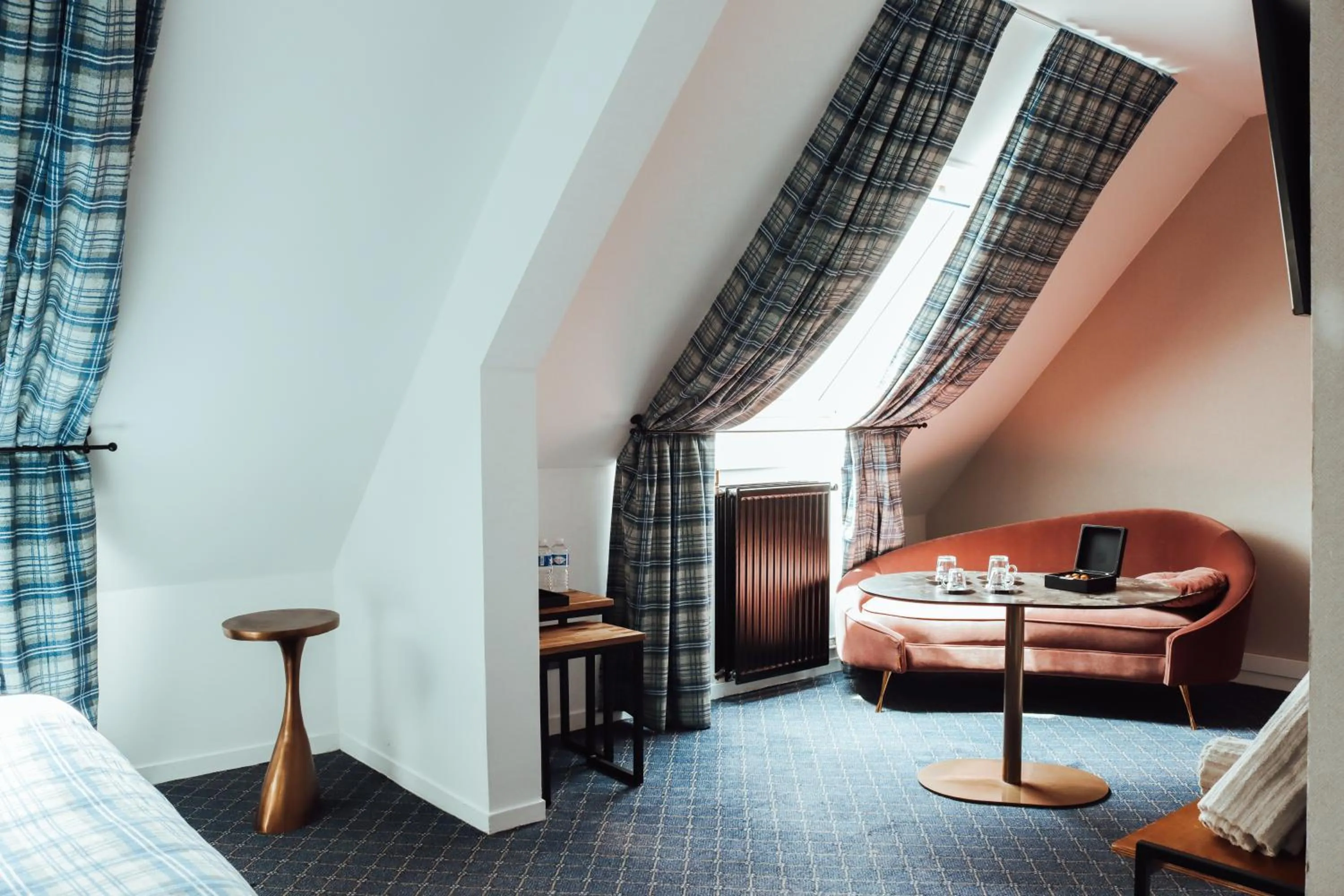 Bed in Hôtel Les Jardins de Deauville