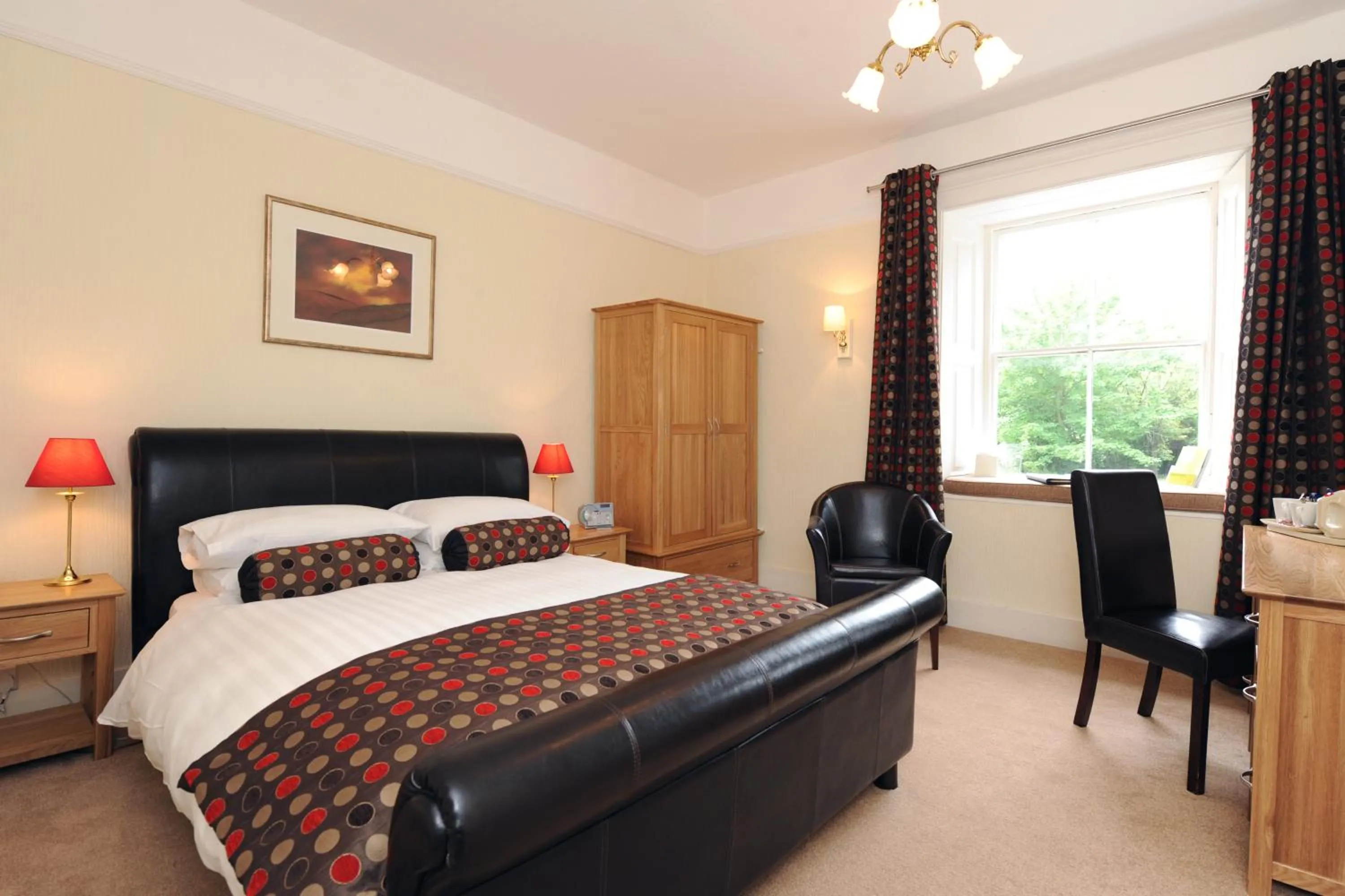Day, Bed in Wolfscastle Country Hotel