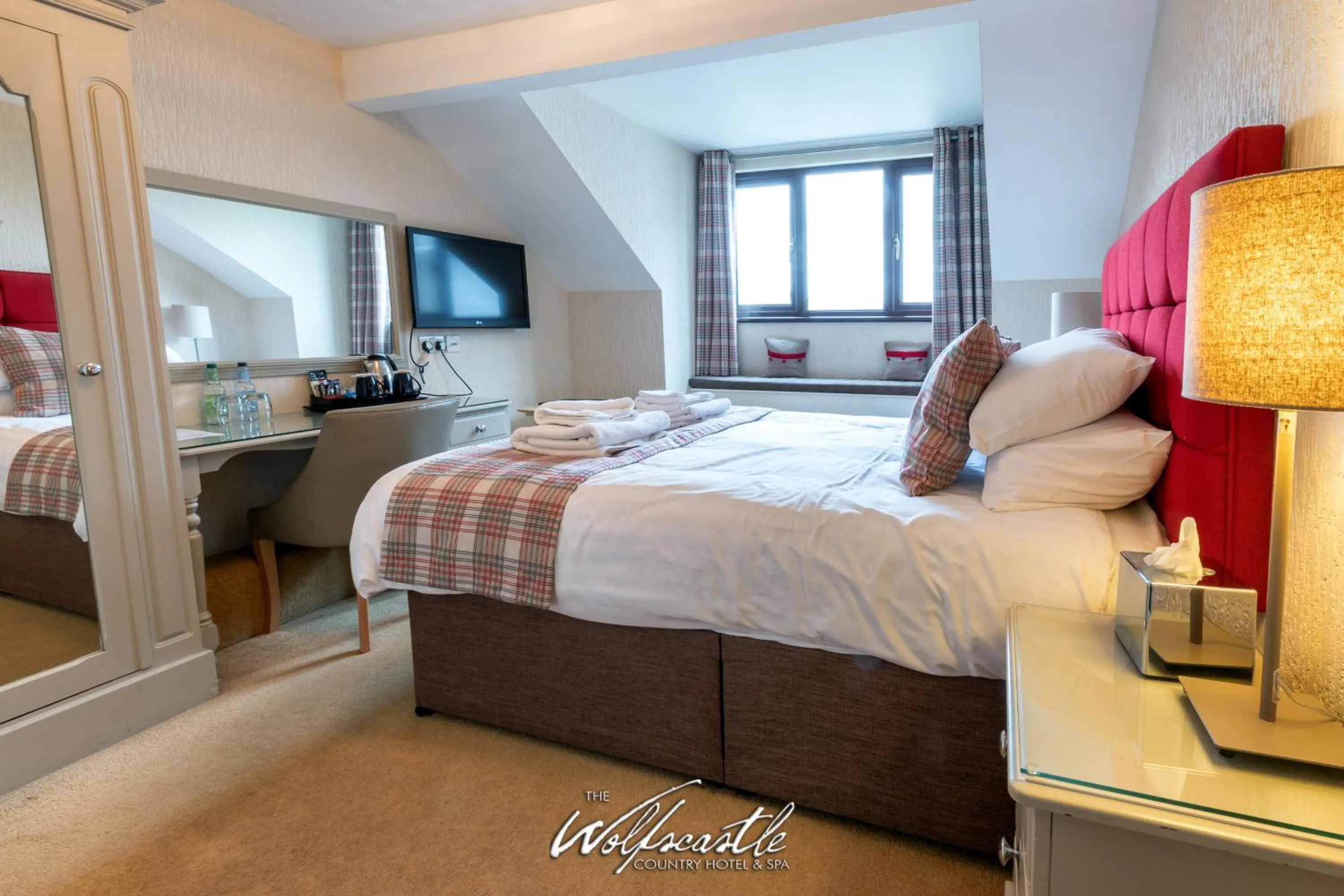 Photo of the whole room, Bed in Wolfscastle Country Hotel