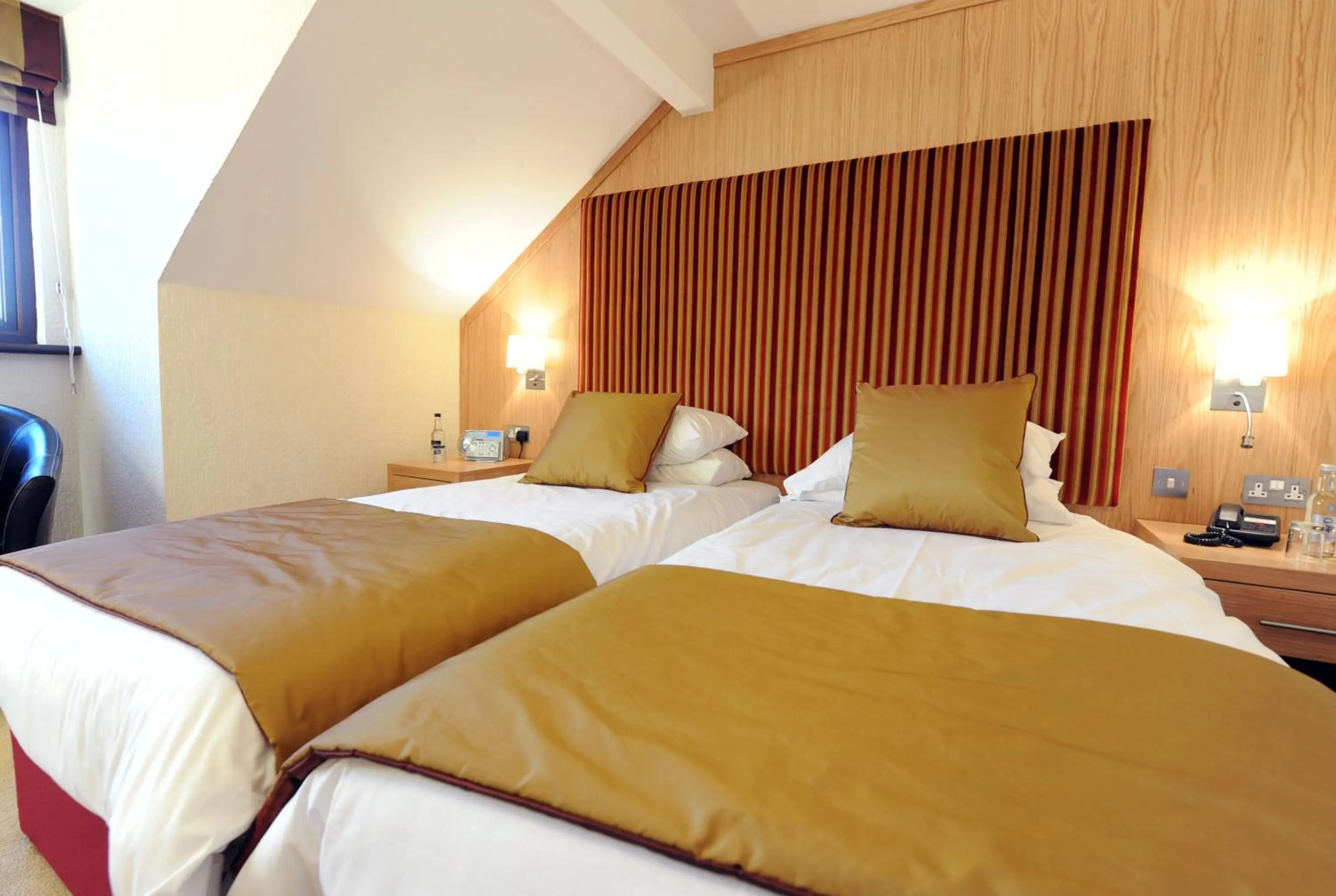 Bed in Wolfscastle Country Hotel