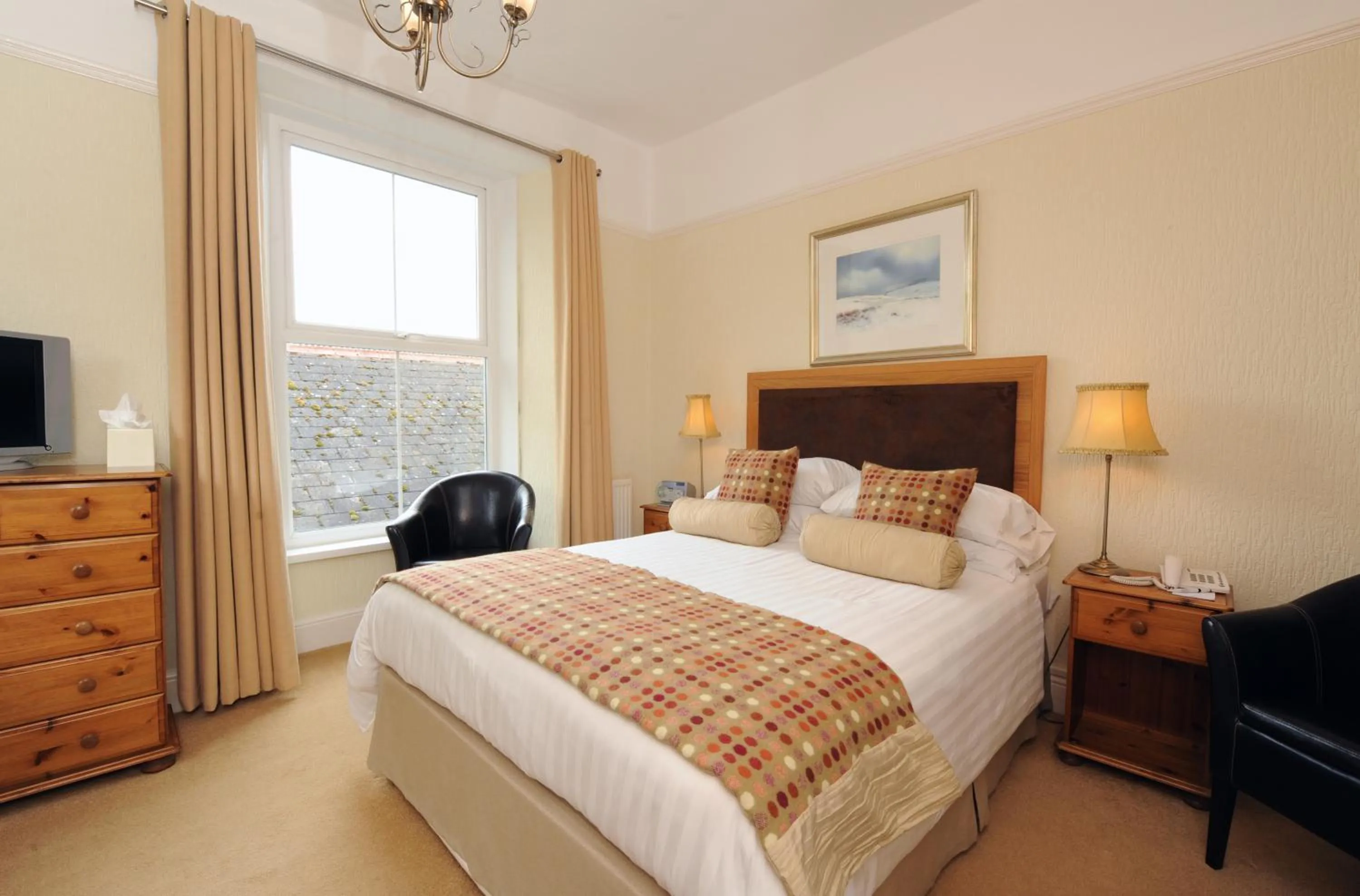 Photo of the whole room, Bed in Wolfscastle Country Hotel