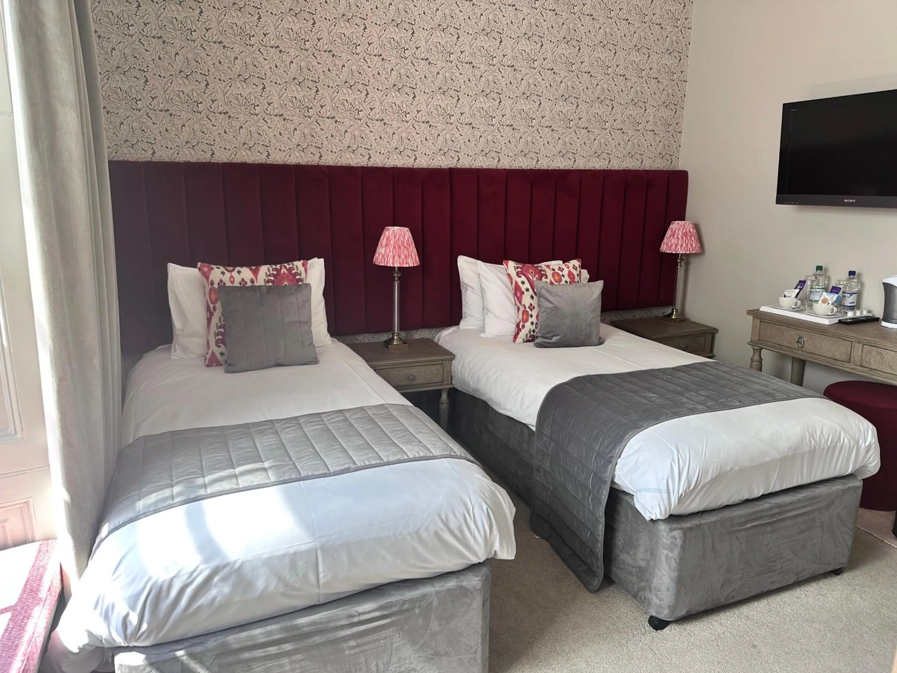 Bed in The Ancient Gatehouse & Rugantino Restaurant