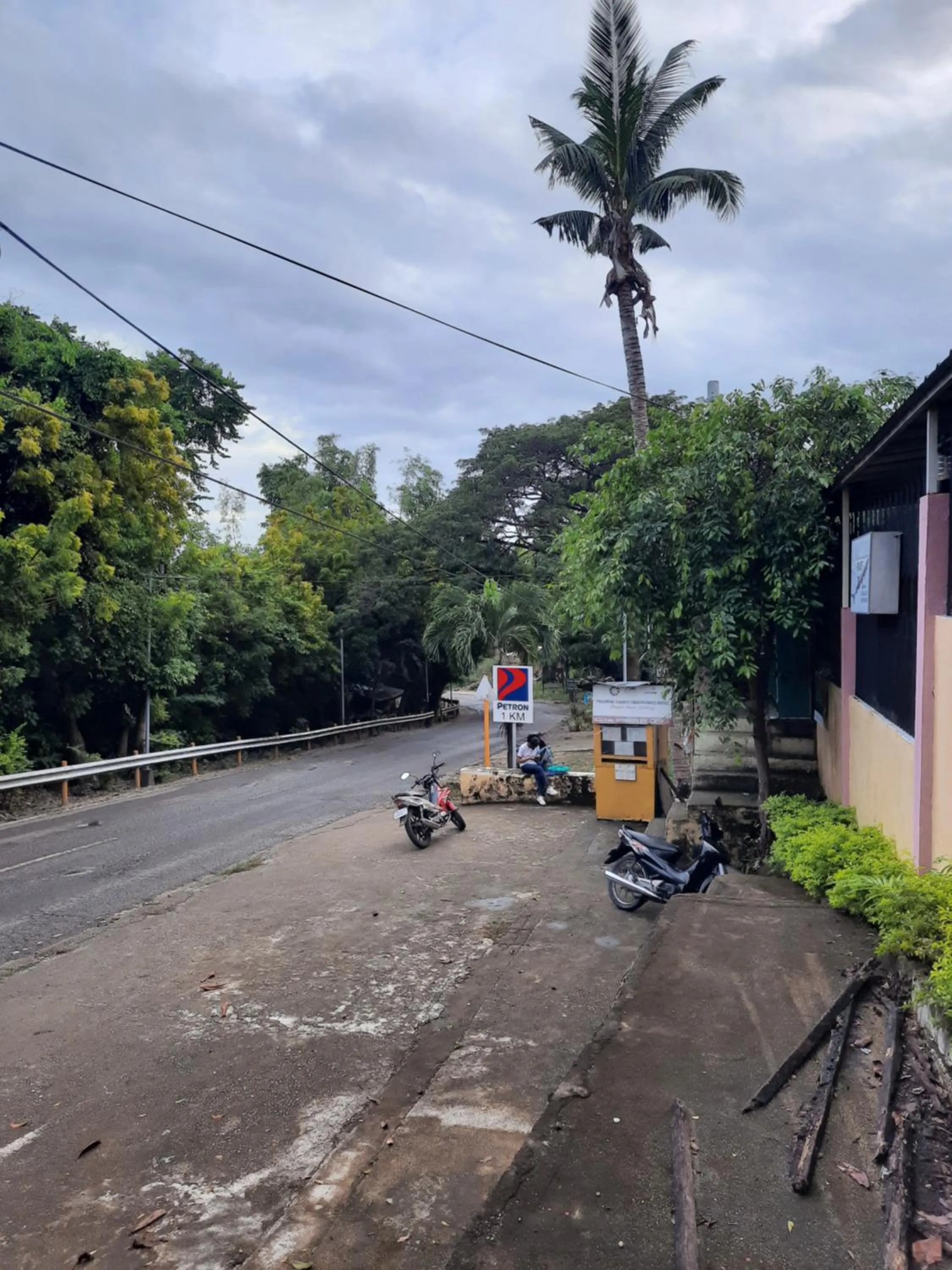 Parking in D downhill'Place