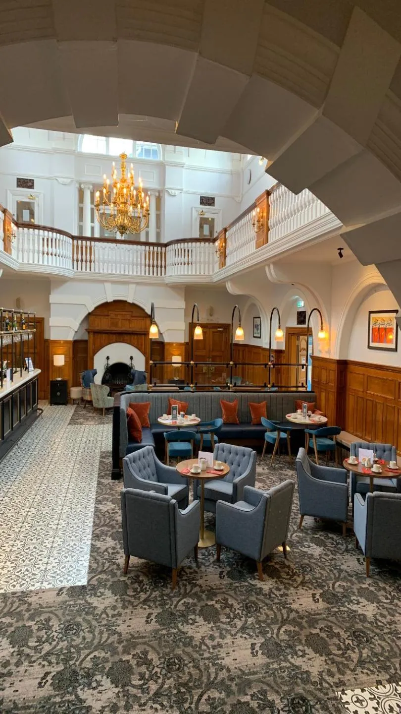 Restaurant/places to eat in Best Western Chilworth Manor Hotel