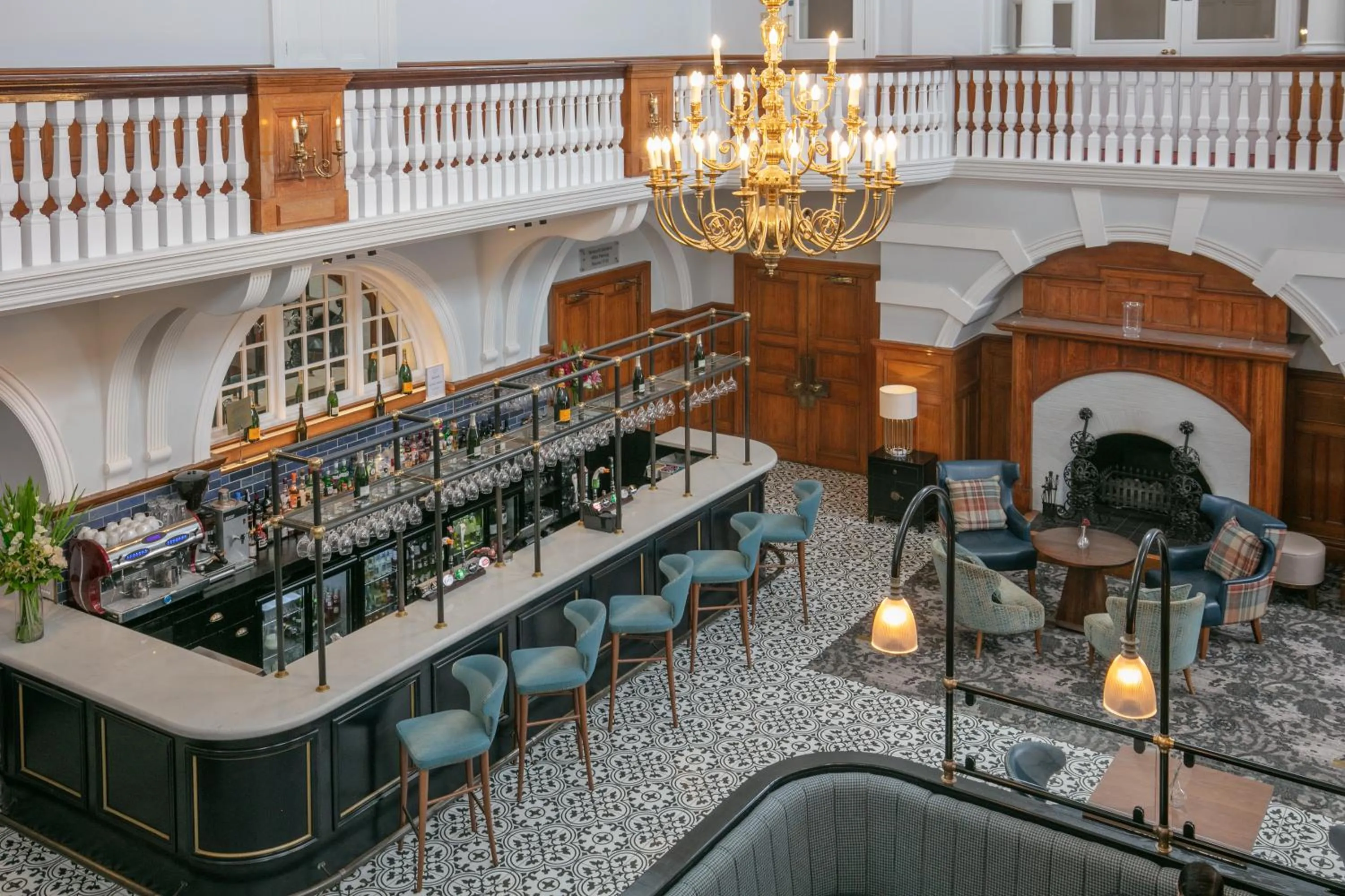 Lounge or bar in Best Western Chilworth Manor Hotel