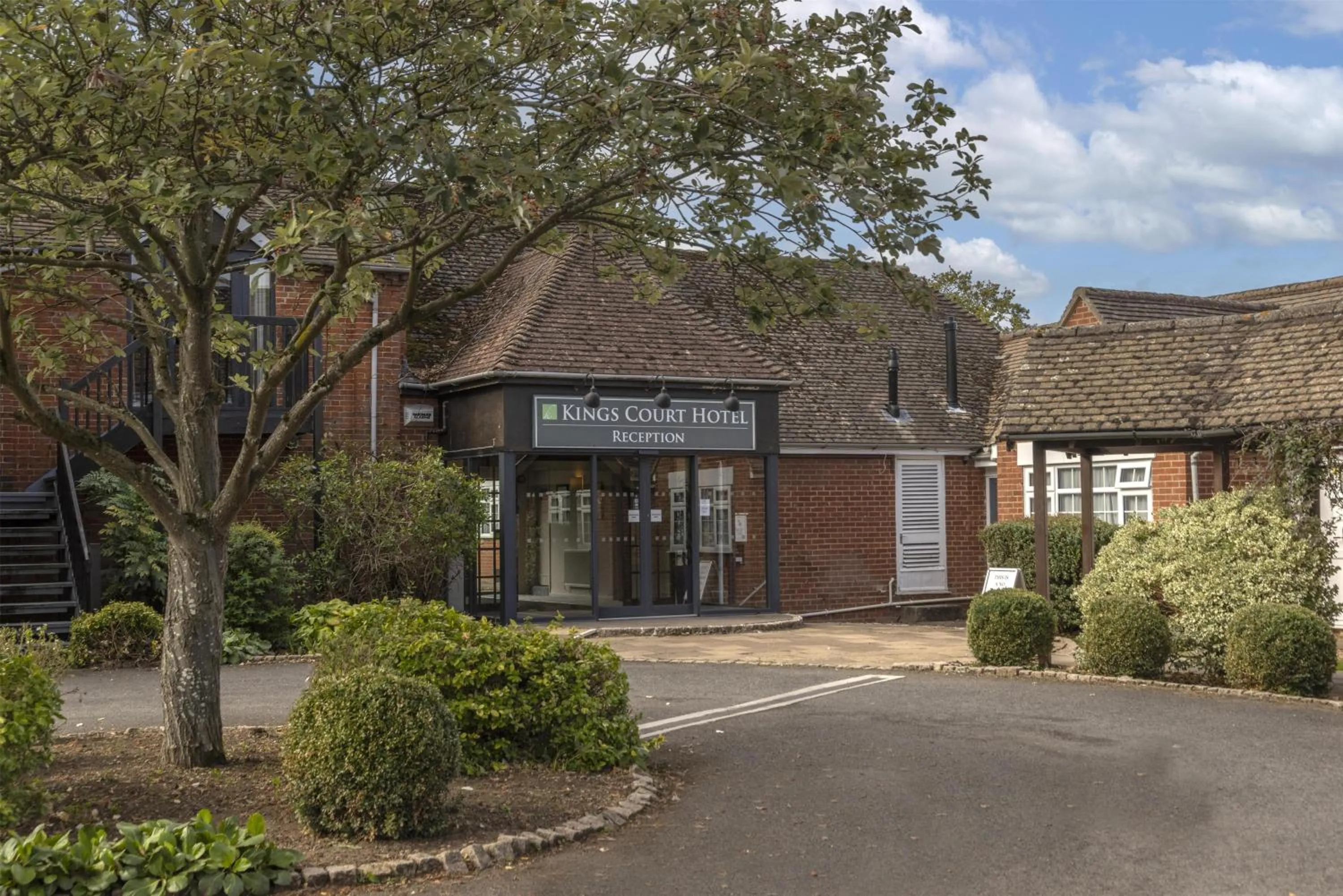 Property building in Kings Court Hotel Alcester, BW Signature Collection