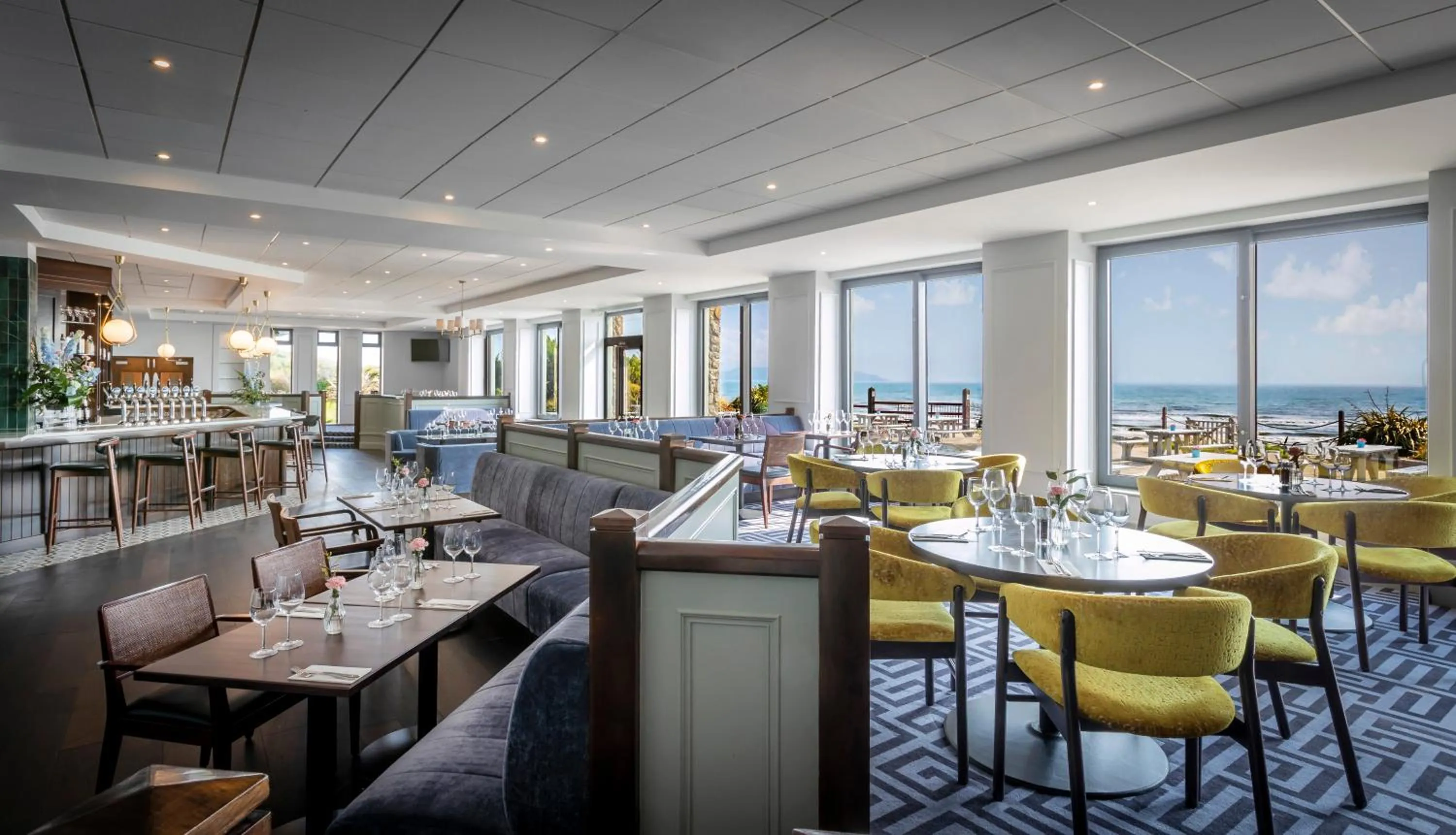 Restaurant/places to eat in Shoreline Hotel