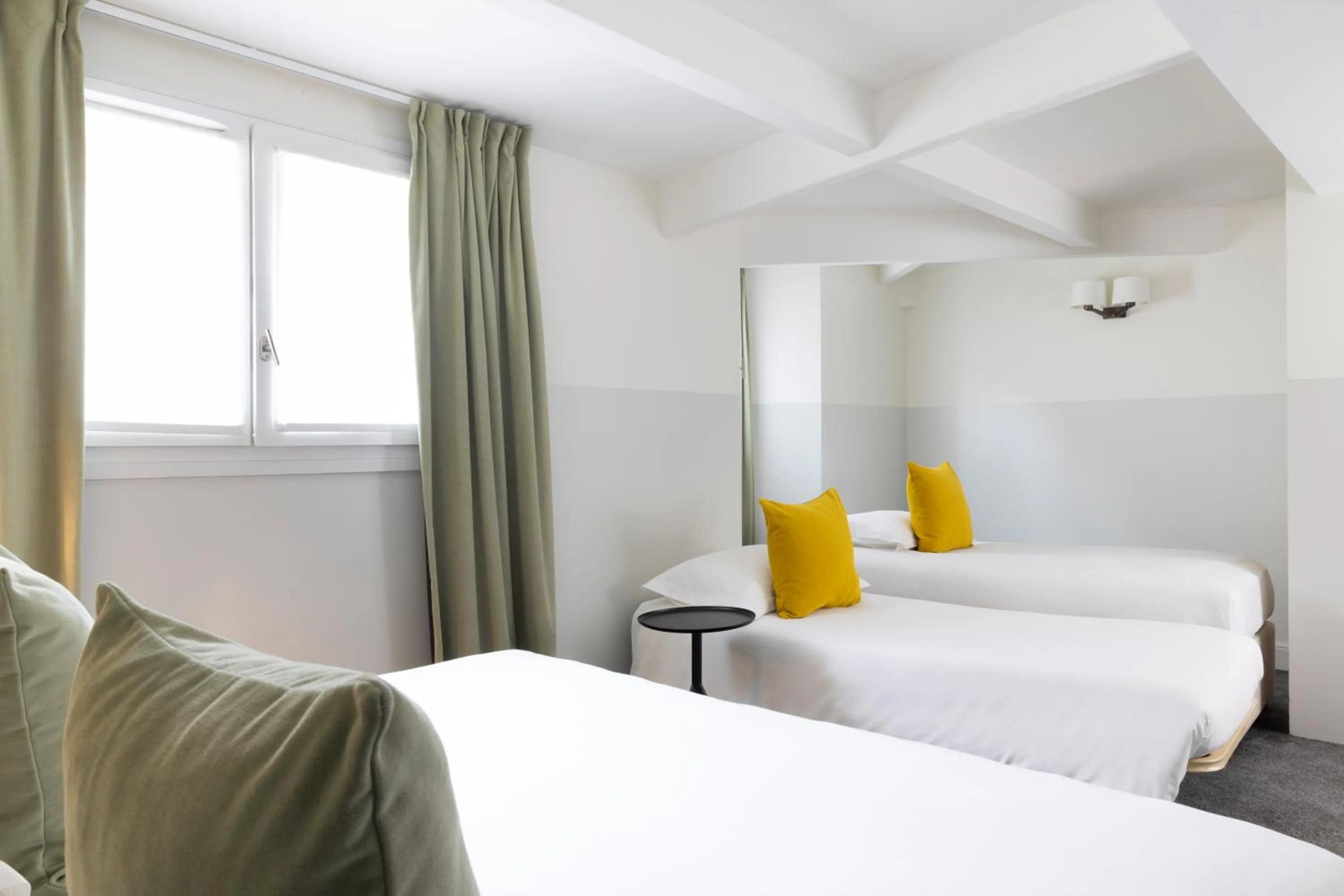 Bed in Hôtel Des Mines