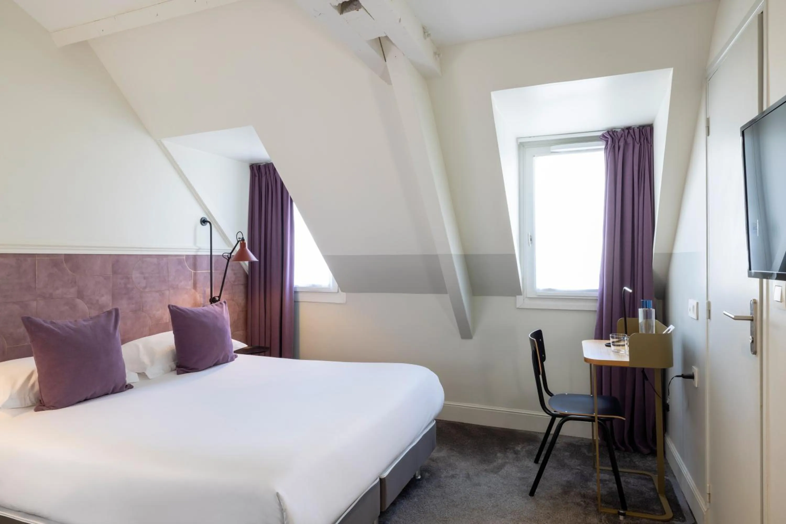 Bed in Hôtel Des Mines