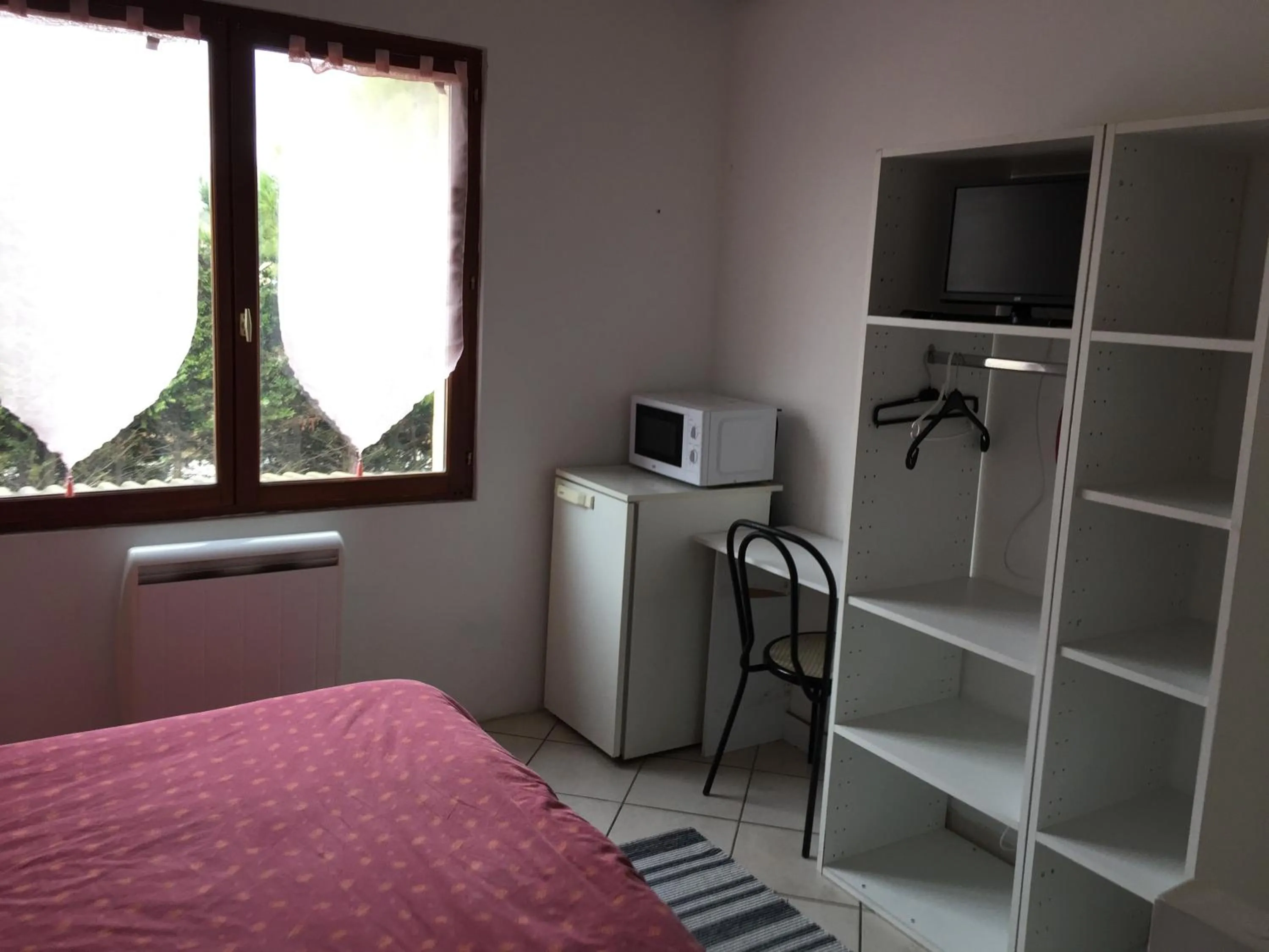 Double Room with Private Bathroom in Bastide Ecurie Massilia