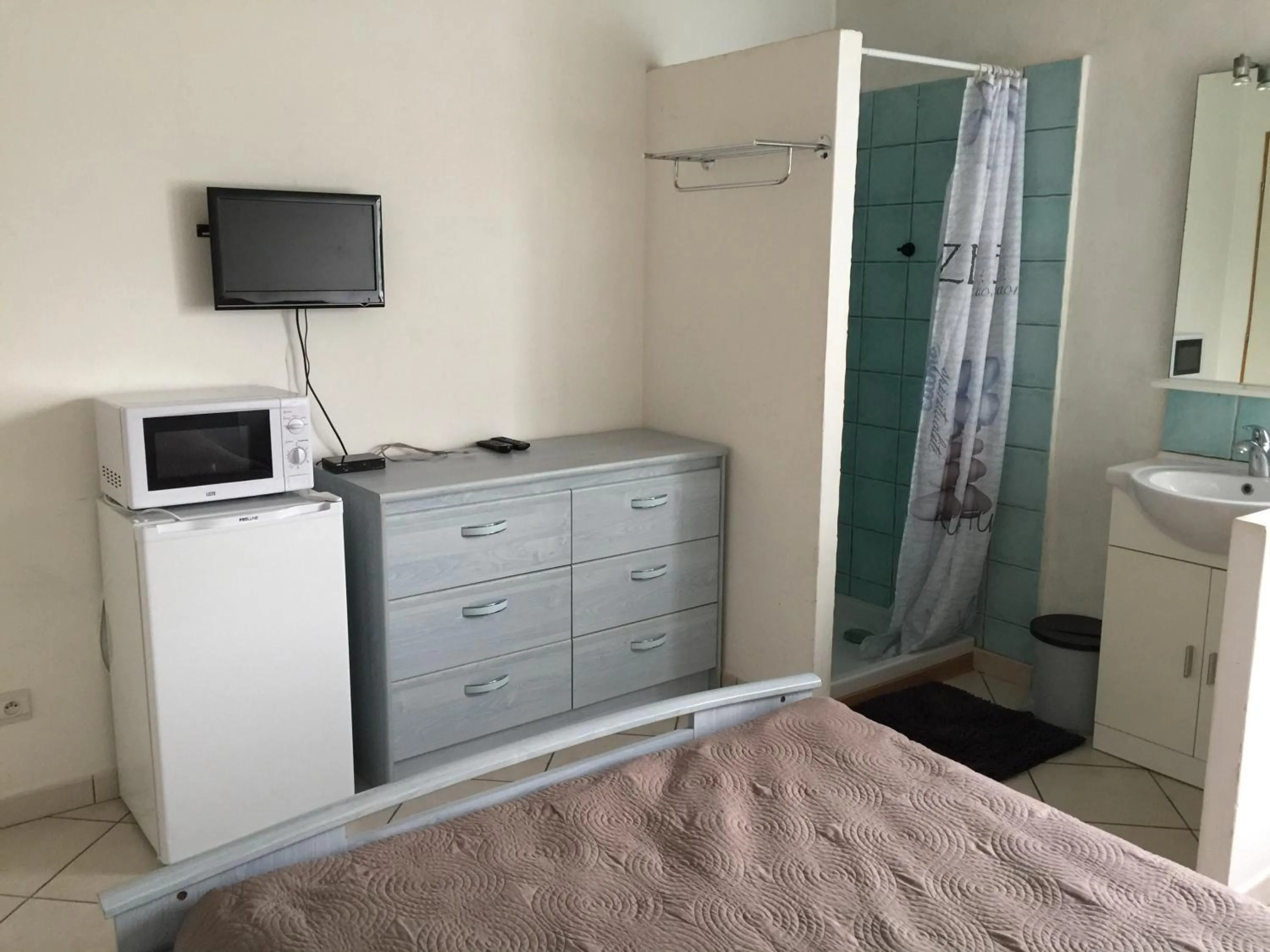 Double Room with Mountain View in Bastide Ecurie Massilia