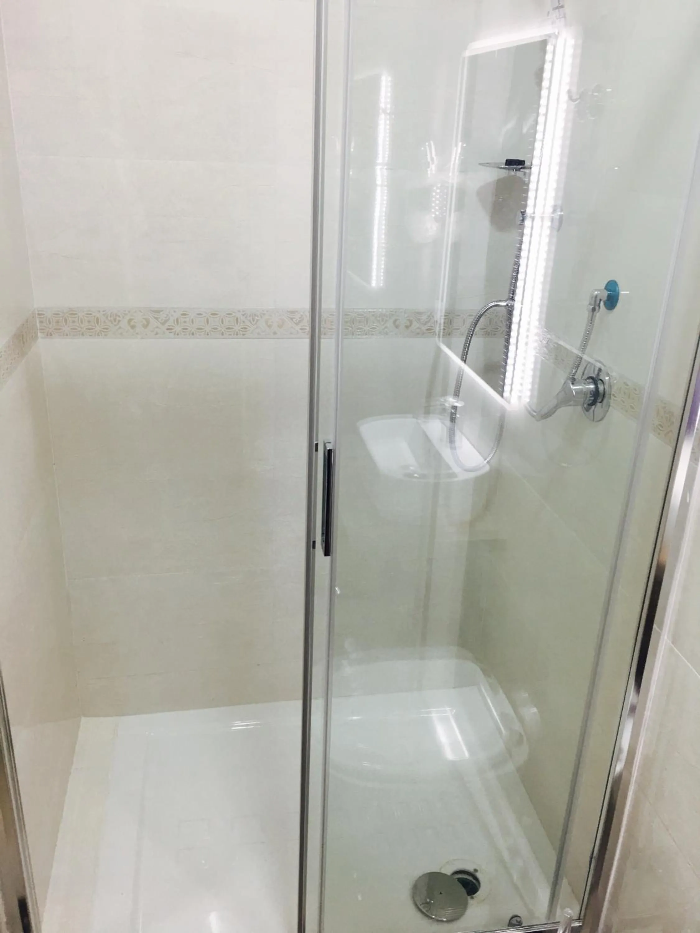 Shower in Favola Romana - Guest House